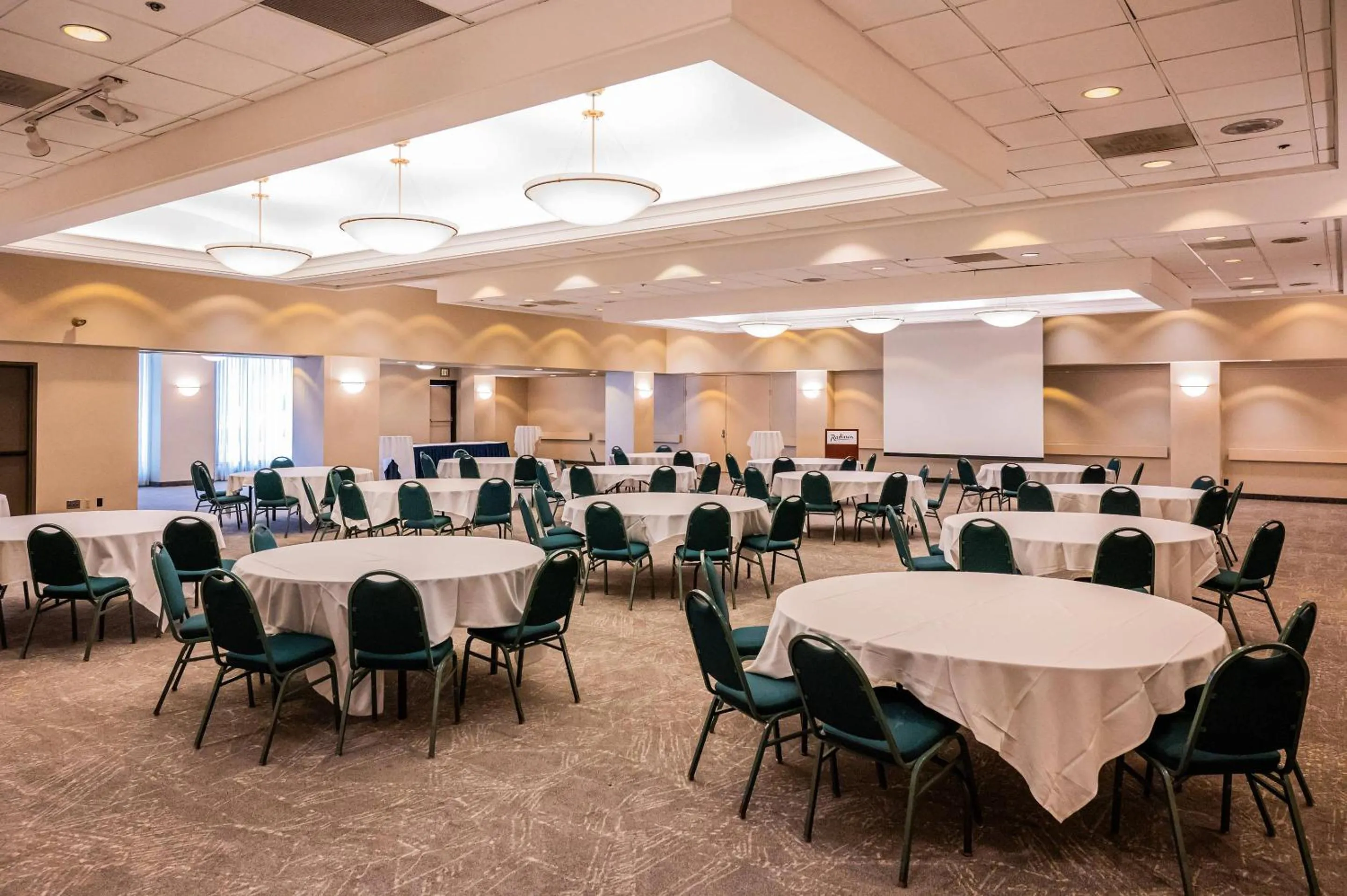 Meeting/conference room in Radisson Hotel Duluth-Harborview