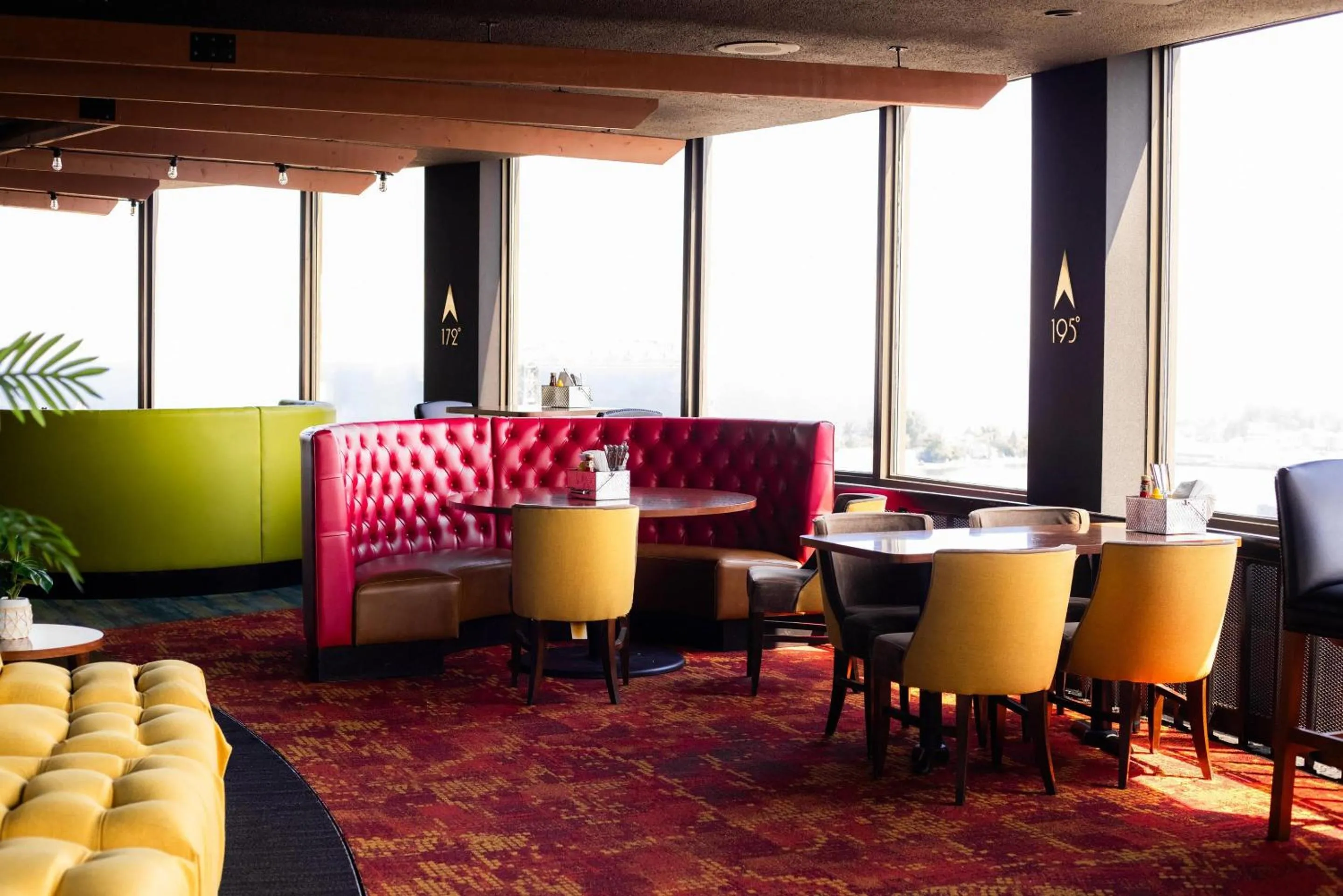 Restaurant/places to eat in Radisson Hotel Duluth-Harborview