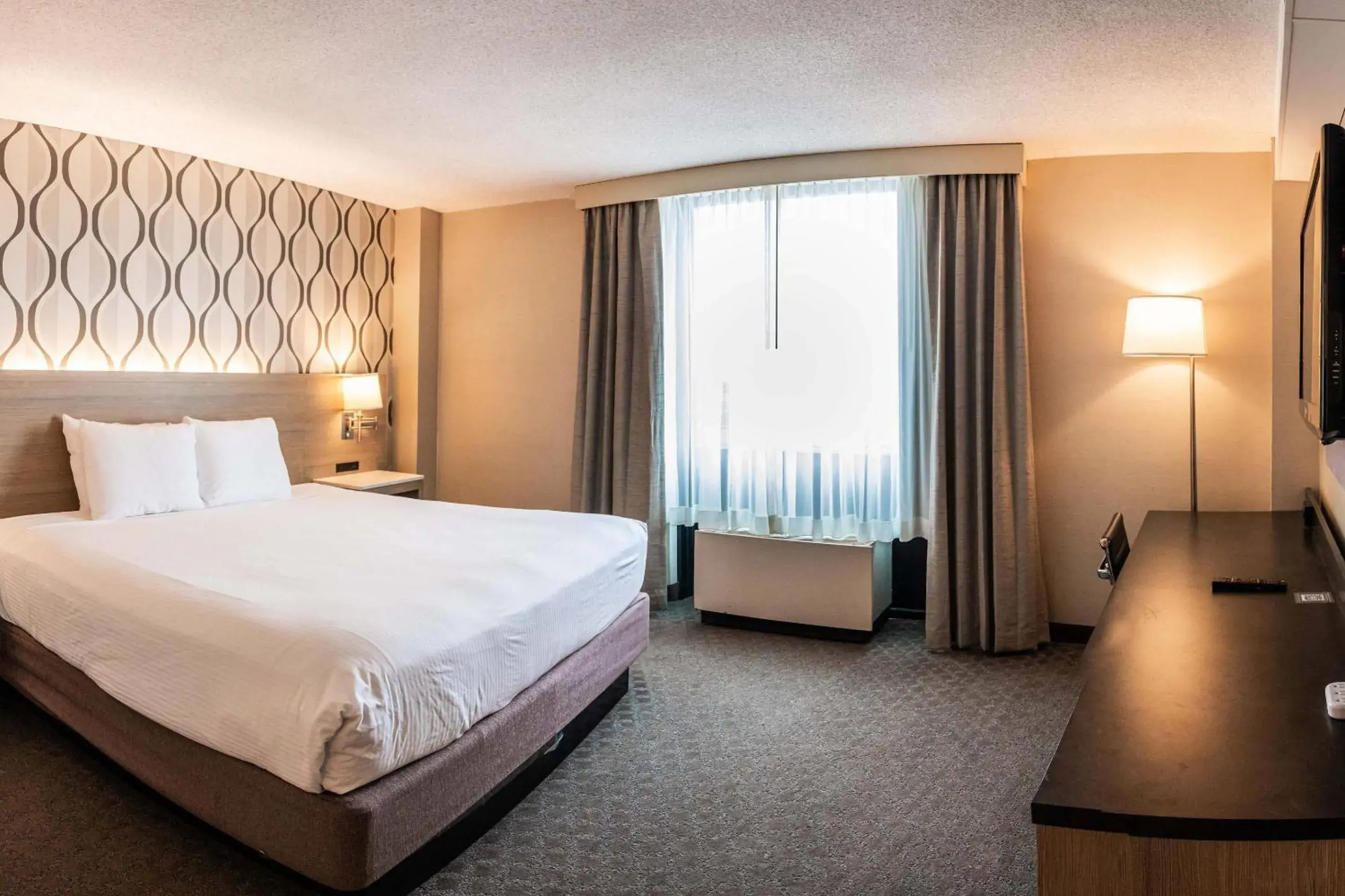 King Room - Non-Smoking in Radisson Hotel Duluth-Harborview King Room - Non-Smoking in Radisson Hotel Duluth-Harborview