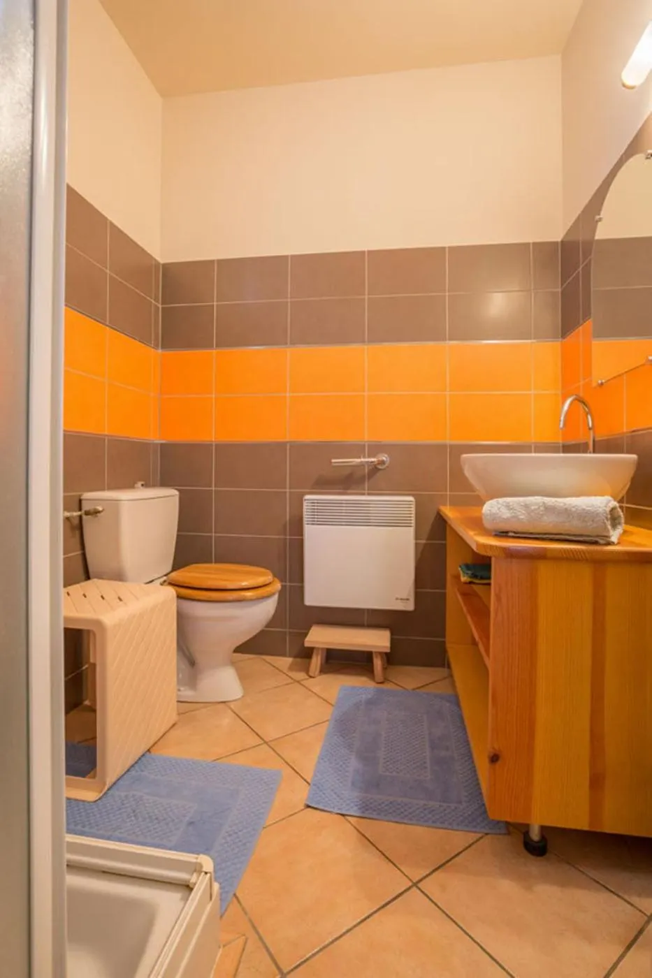 GITE DE GROUPE 15p, 7 ch, 6 sdb, parc et salle de réception, ou CHAMBRES D'HOTES