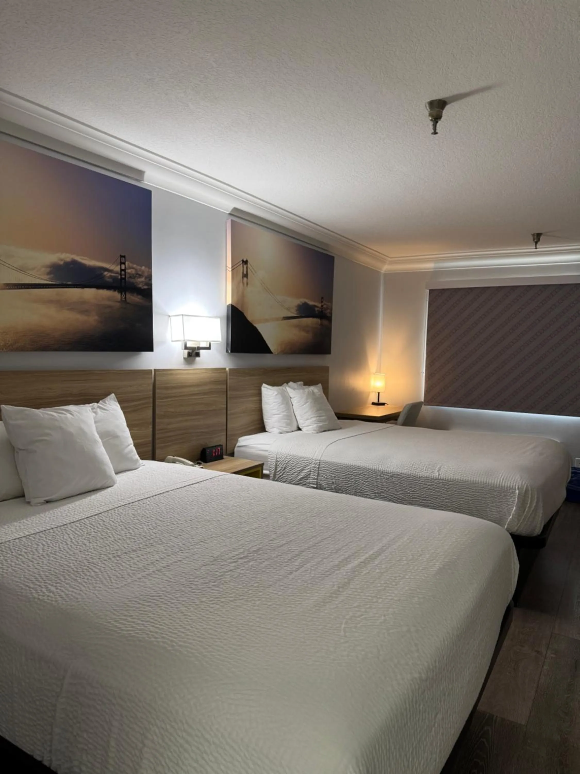 Bedroom, Bed in Days Inn by Wyndham Near City Of Hope