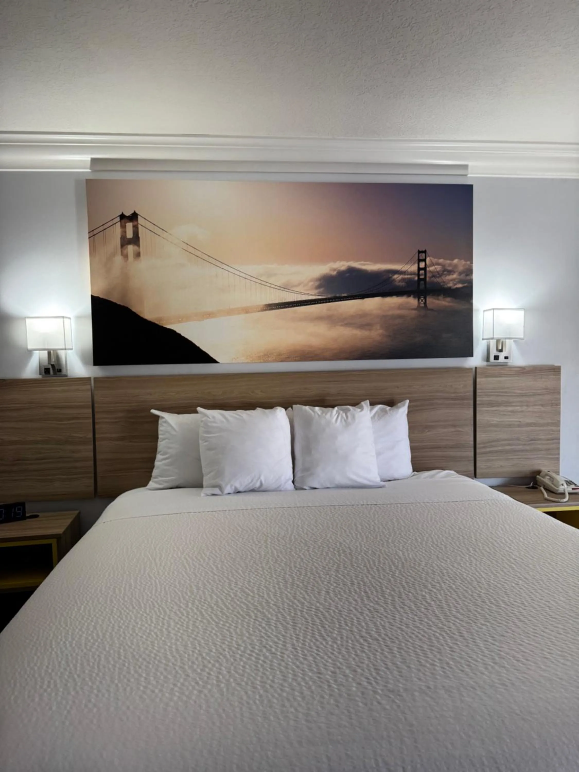 Bedroom, Bed in Days Inn by Wyndham Near City Of Hope