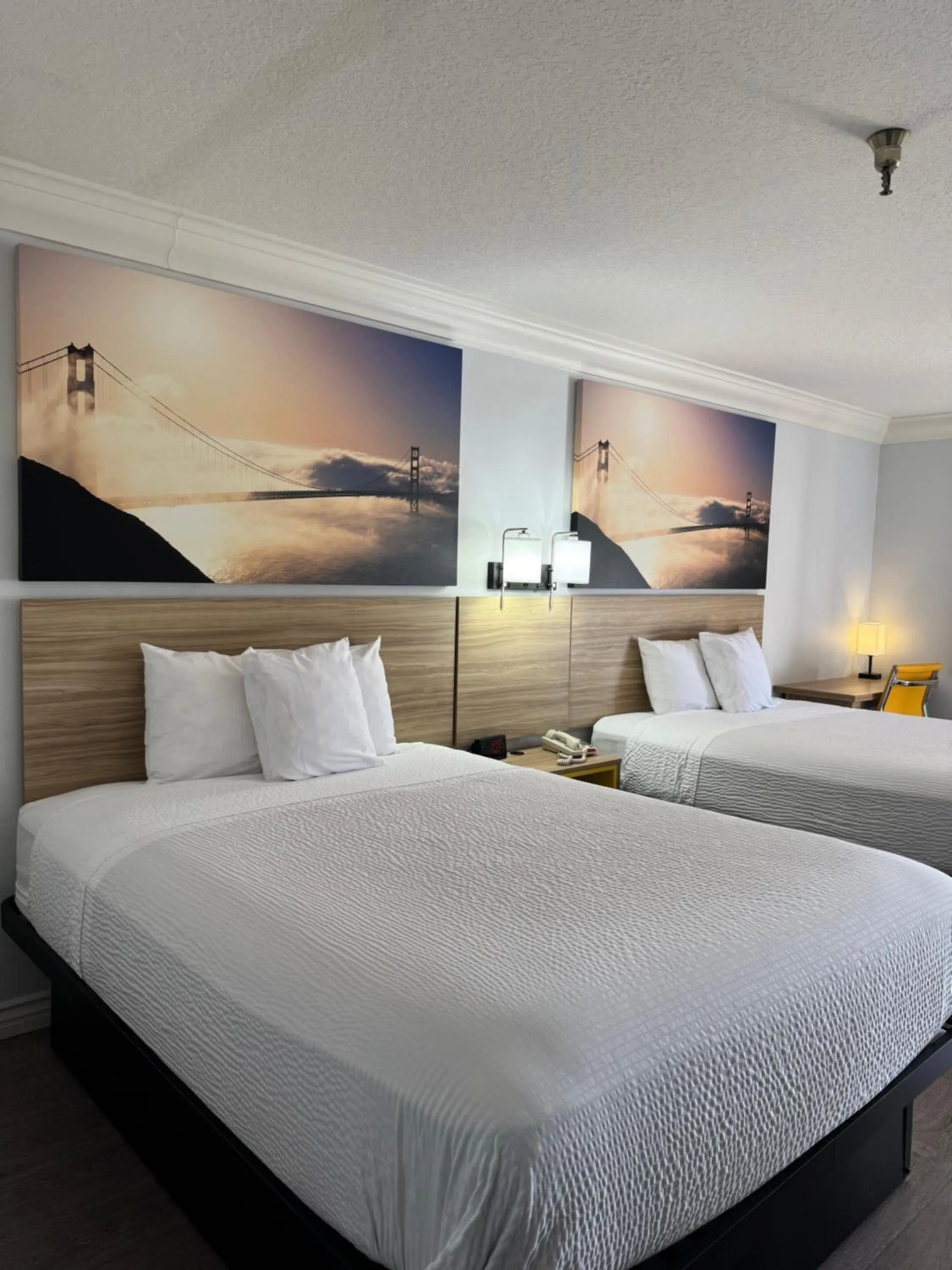 Bedroom, Bed in Days Inn by Wyndham Near City Of Hope