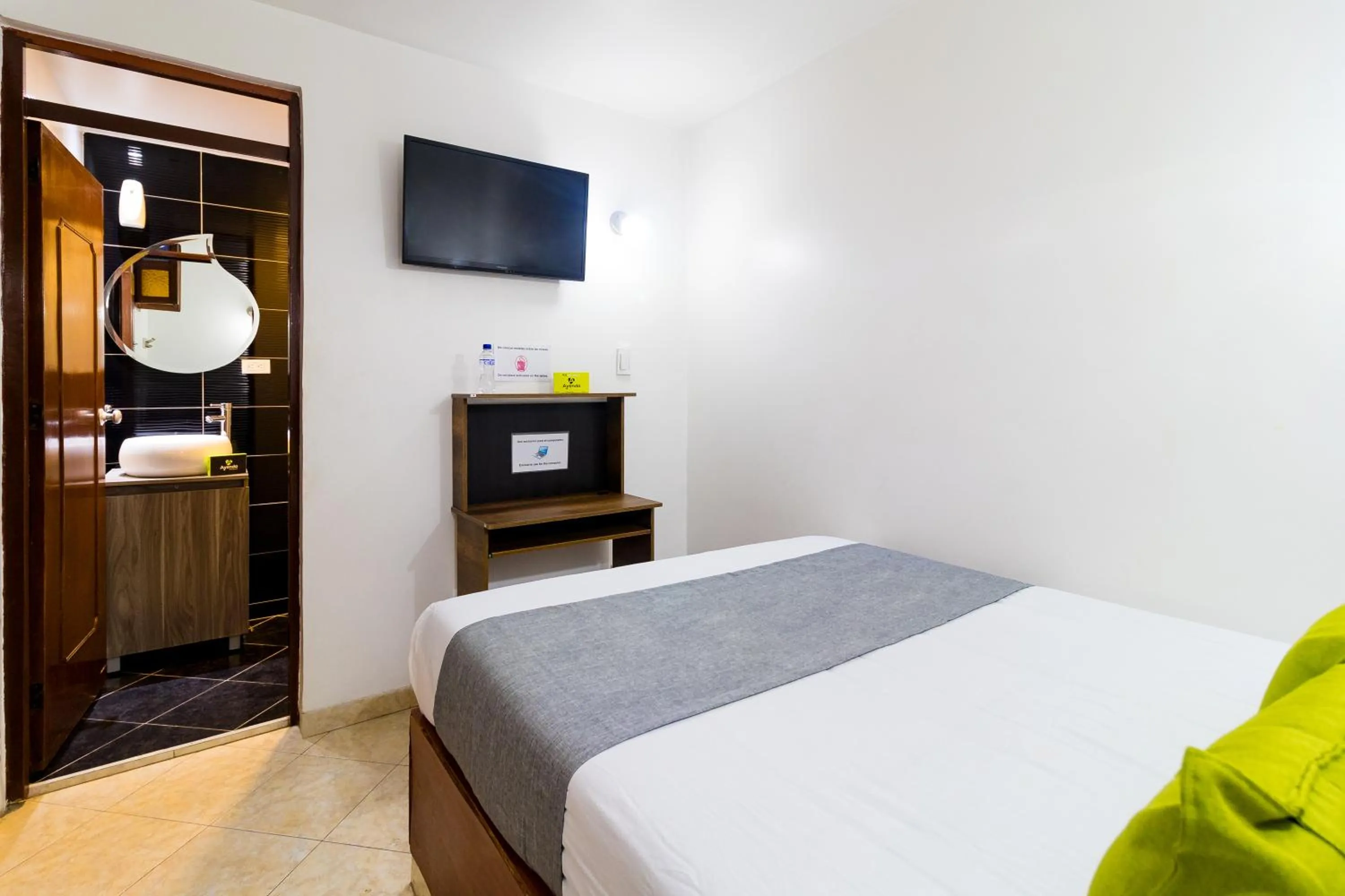 Bedroom in Ayenda 1069 Alfay