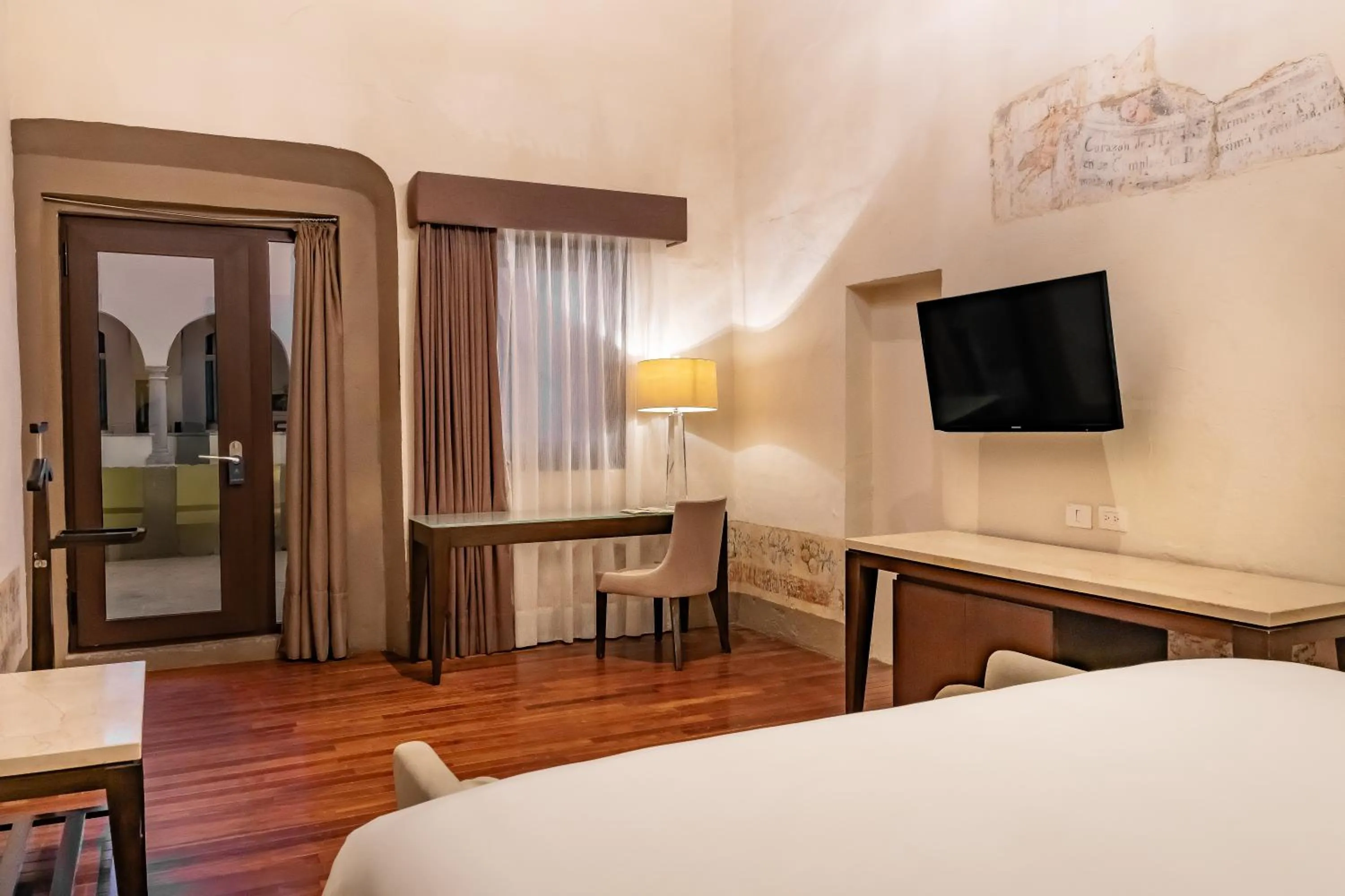 TV and multimedia, Bed in Quinta Real Puebla