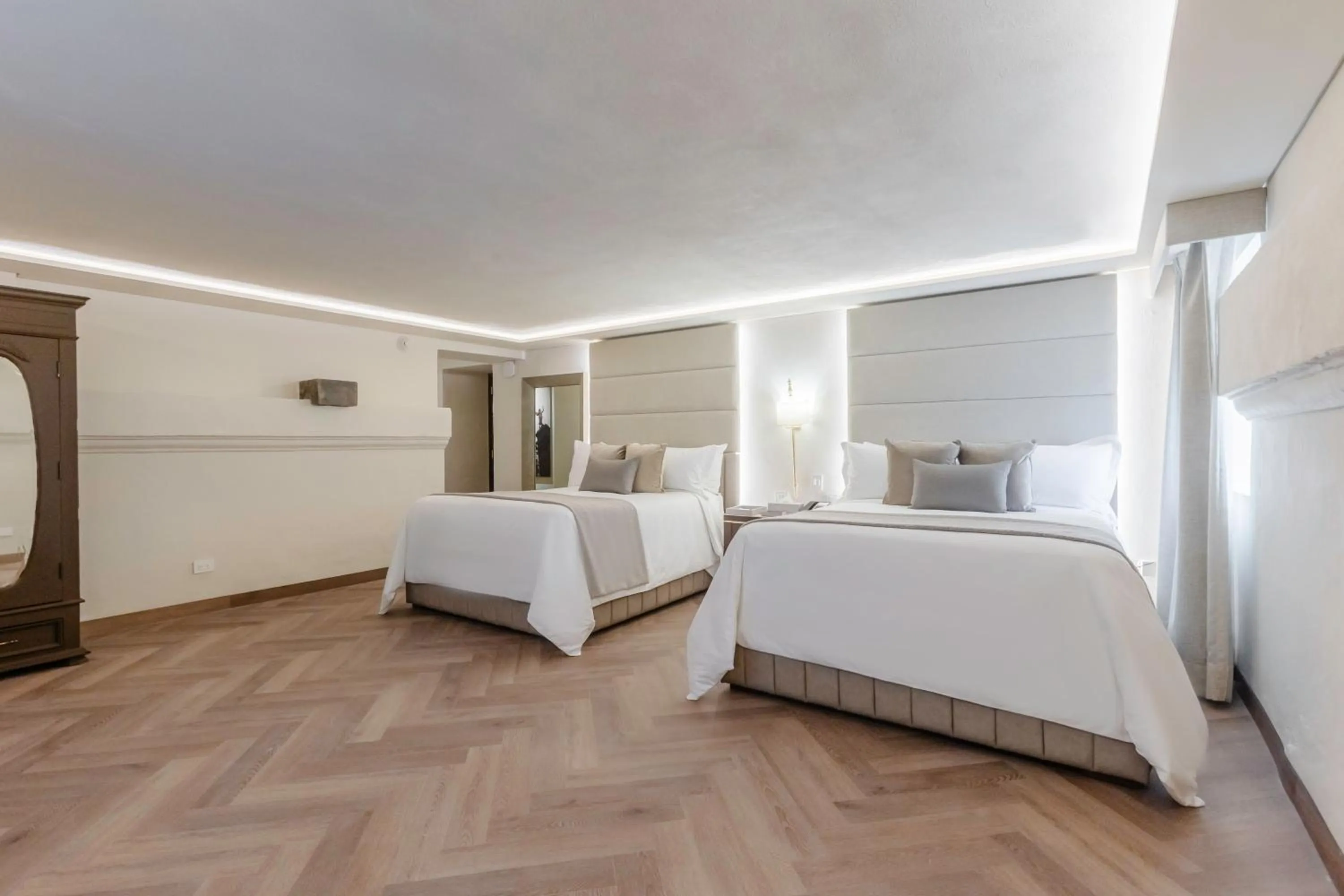 Photo of the whole room, Bed in Quinta Real Puebla