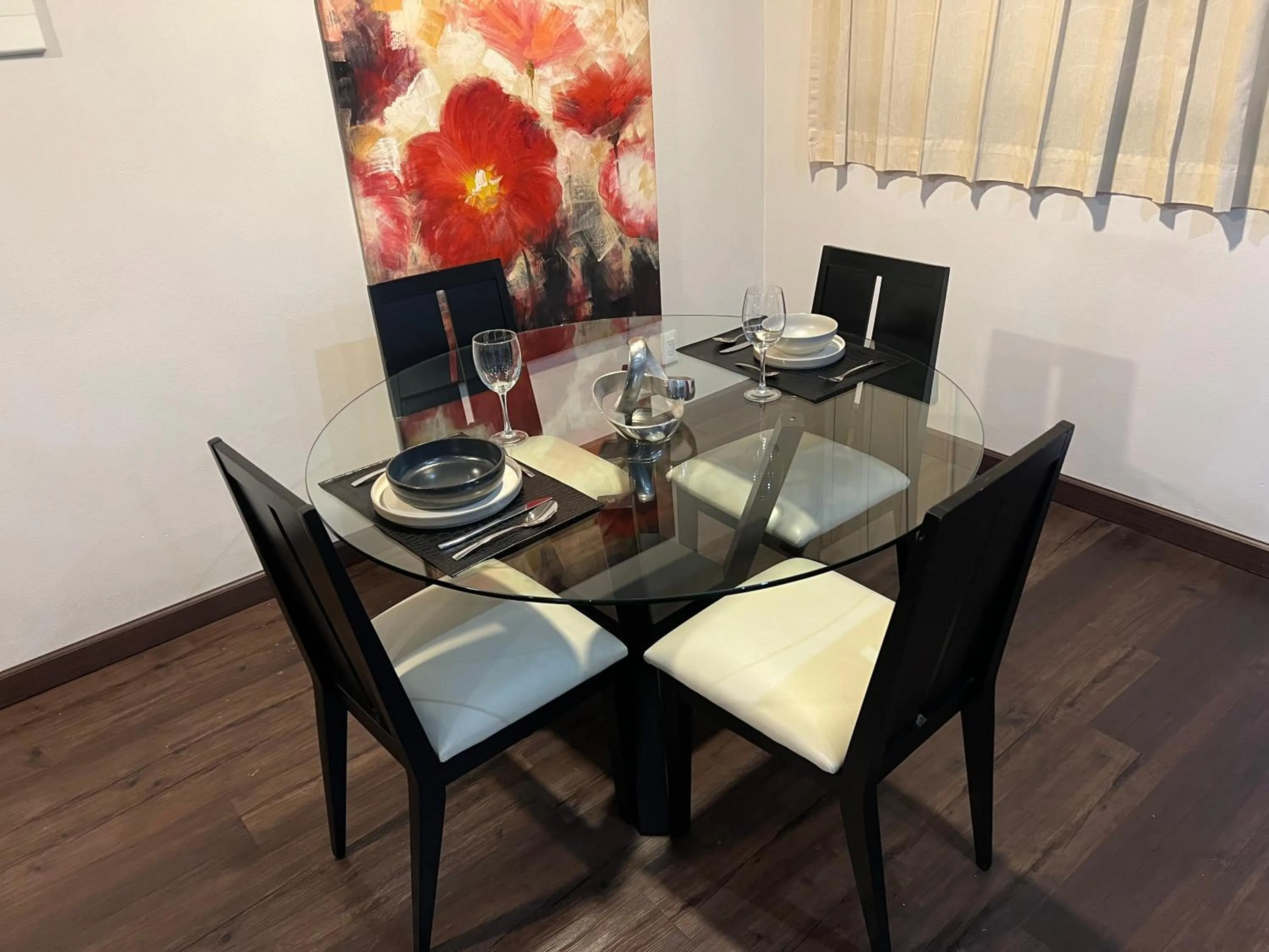 Dining area in St Isidro Suites Corporate Housing SPA & Wellness Center