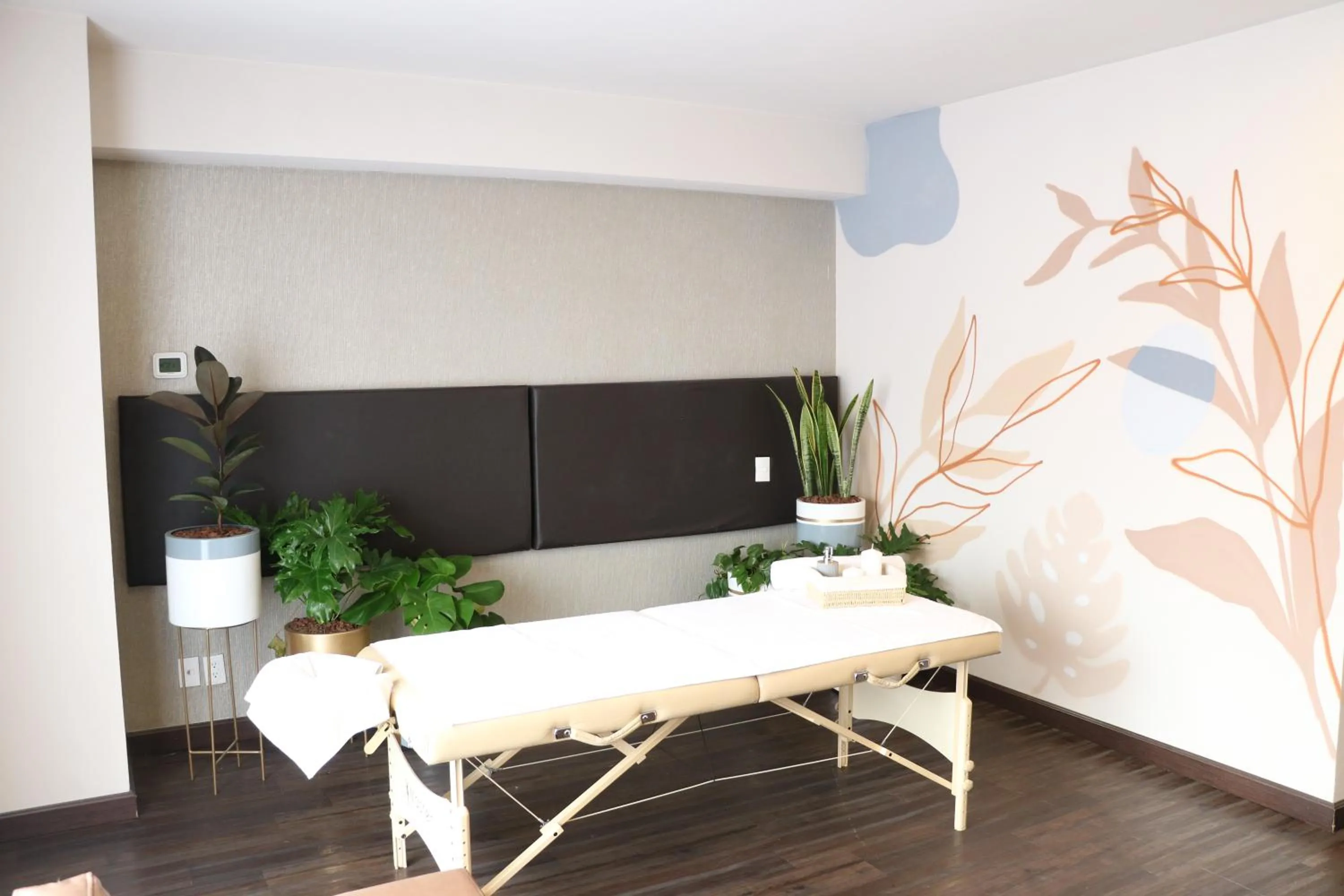 Spa and wellness centre/facilities in St Isidro Suites Corporate Housing SPA & Wellness Center