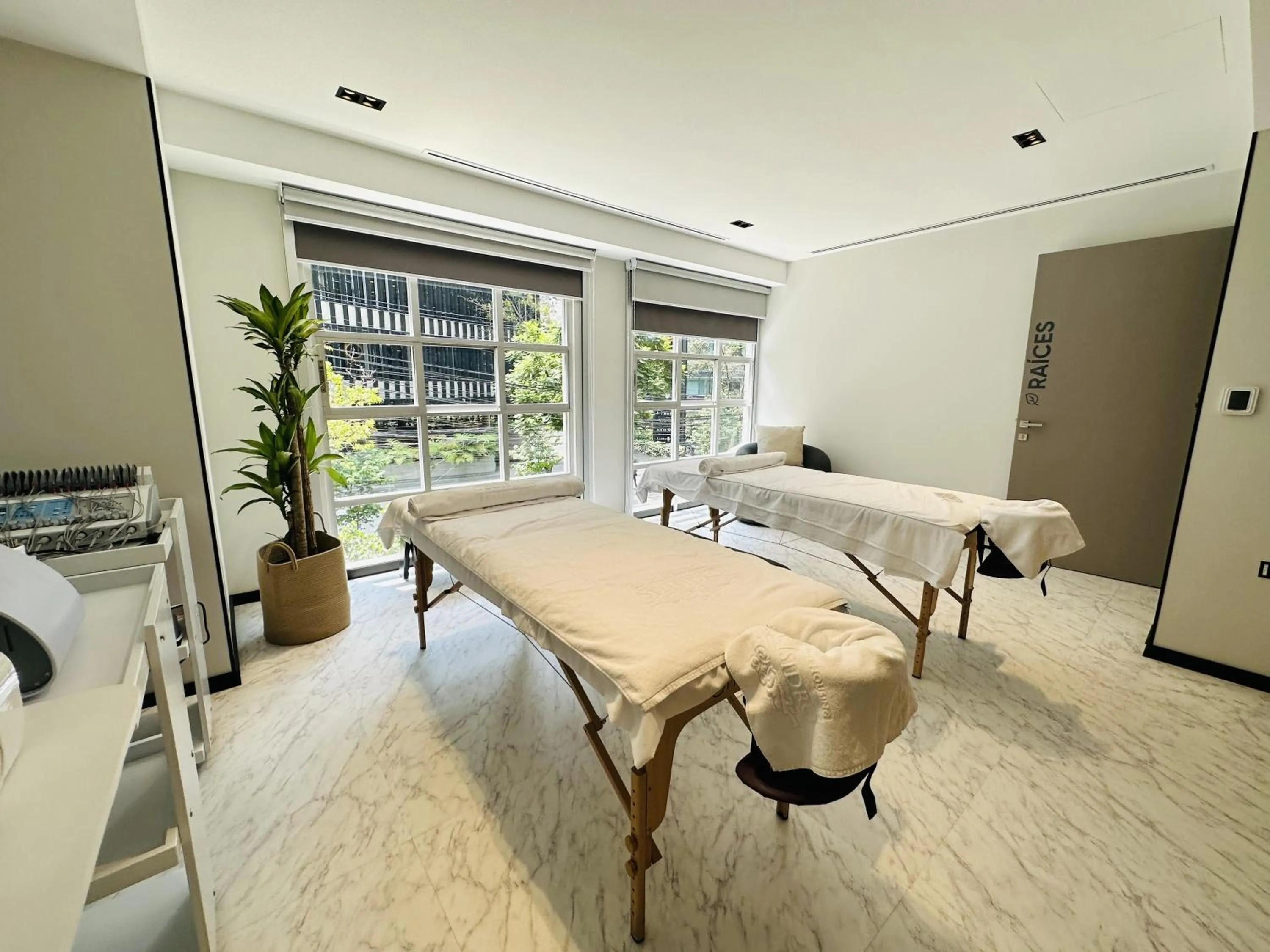Spa and wellness centre/facilities in St Isidro Suites Corporate Housing SPA & Wellness Center