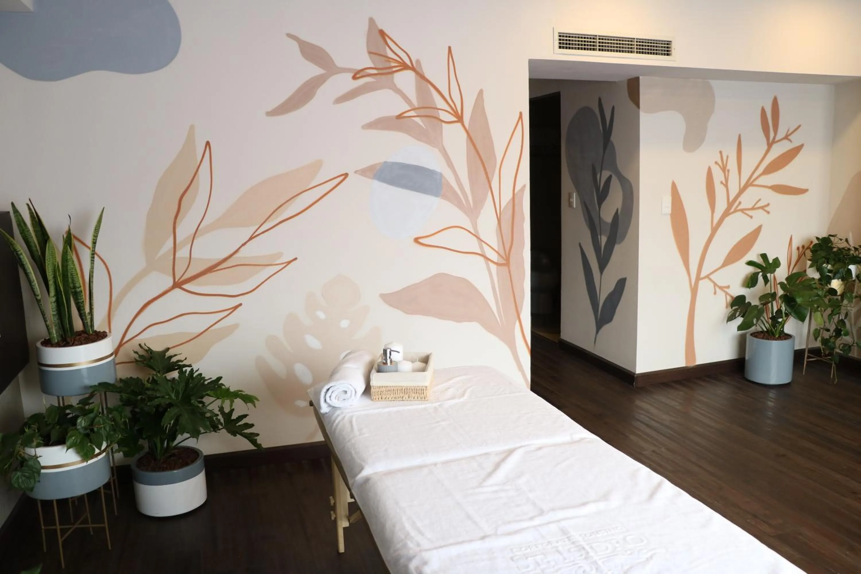 Spa and wellness centre/facilities in St Isidro Suites Corporate Housing SPA & Wellness Center