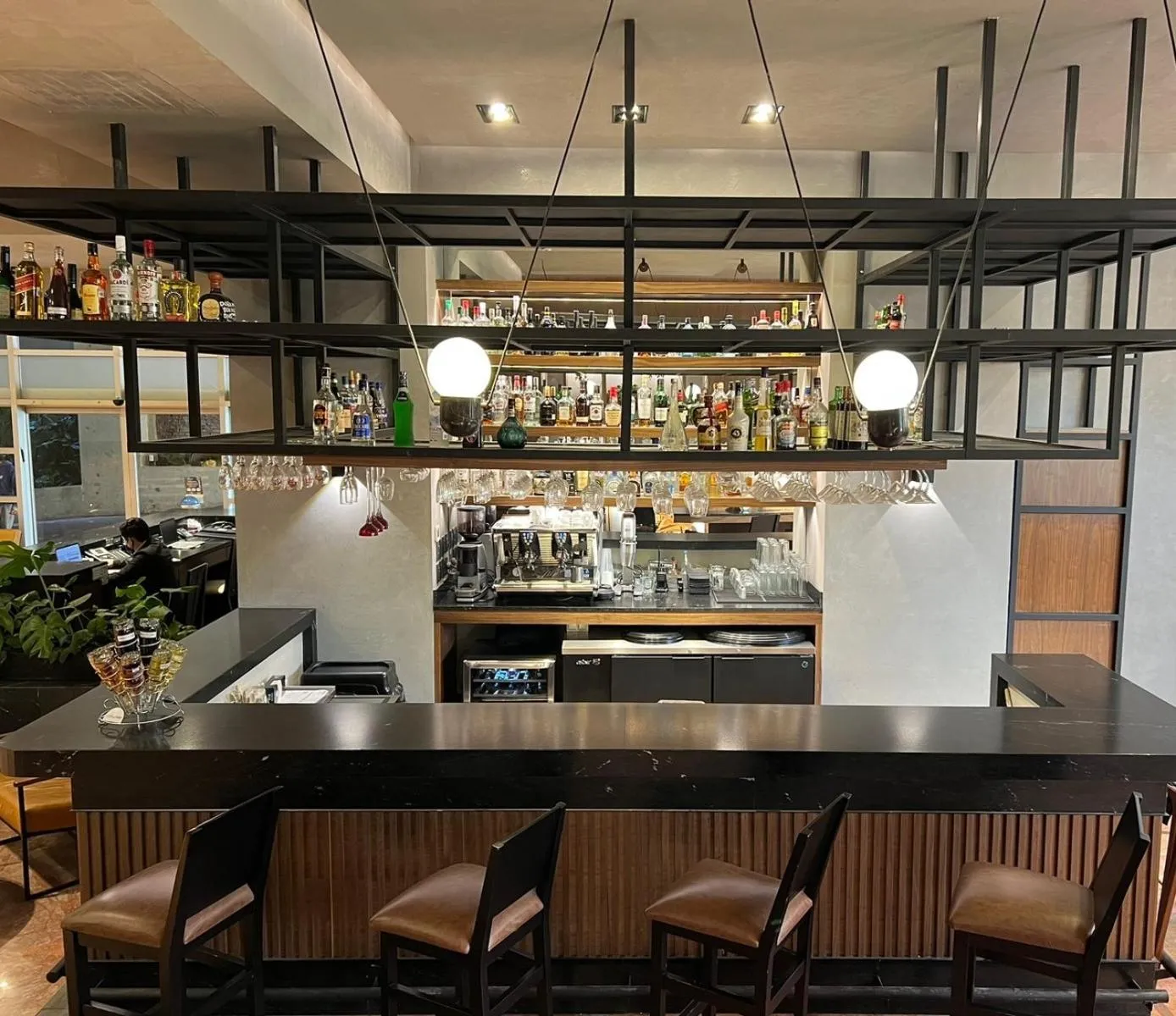 Restaurant/places to eat in St Isidro Suites Corporate Housing SPA & Wellness Center