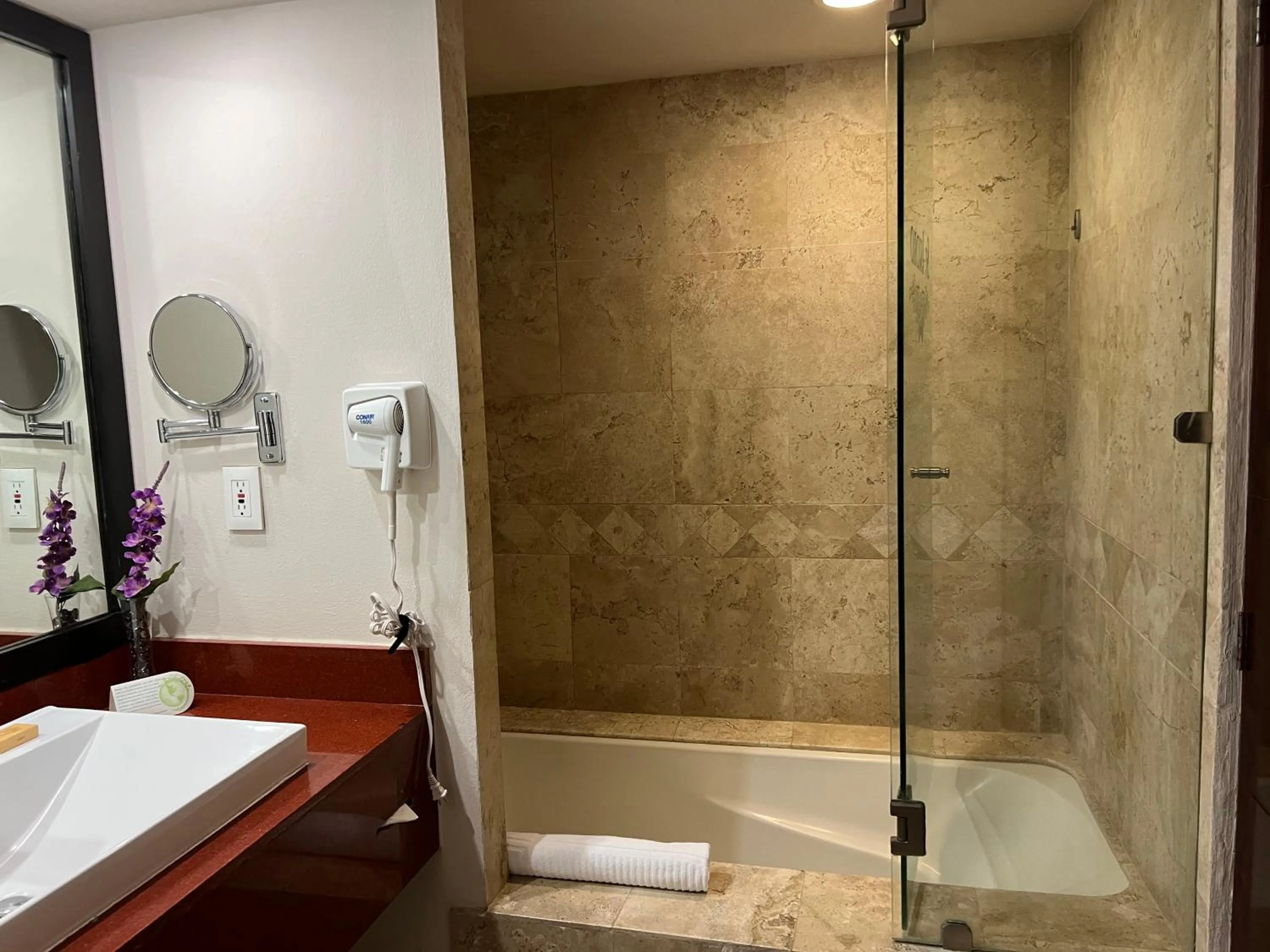 Bathroom in St Isidro Suites Corporate Housing SPA & Wellness Center