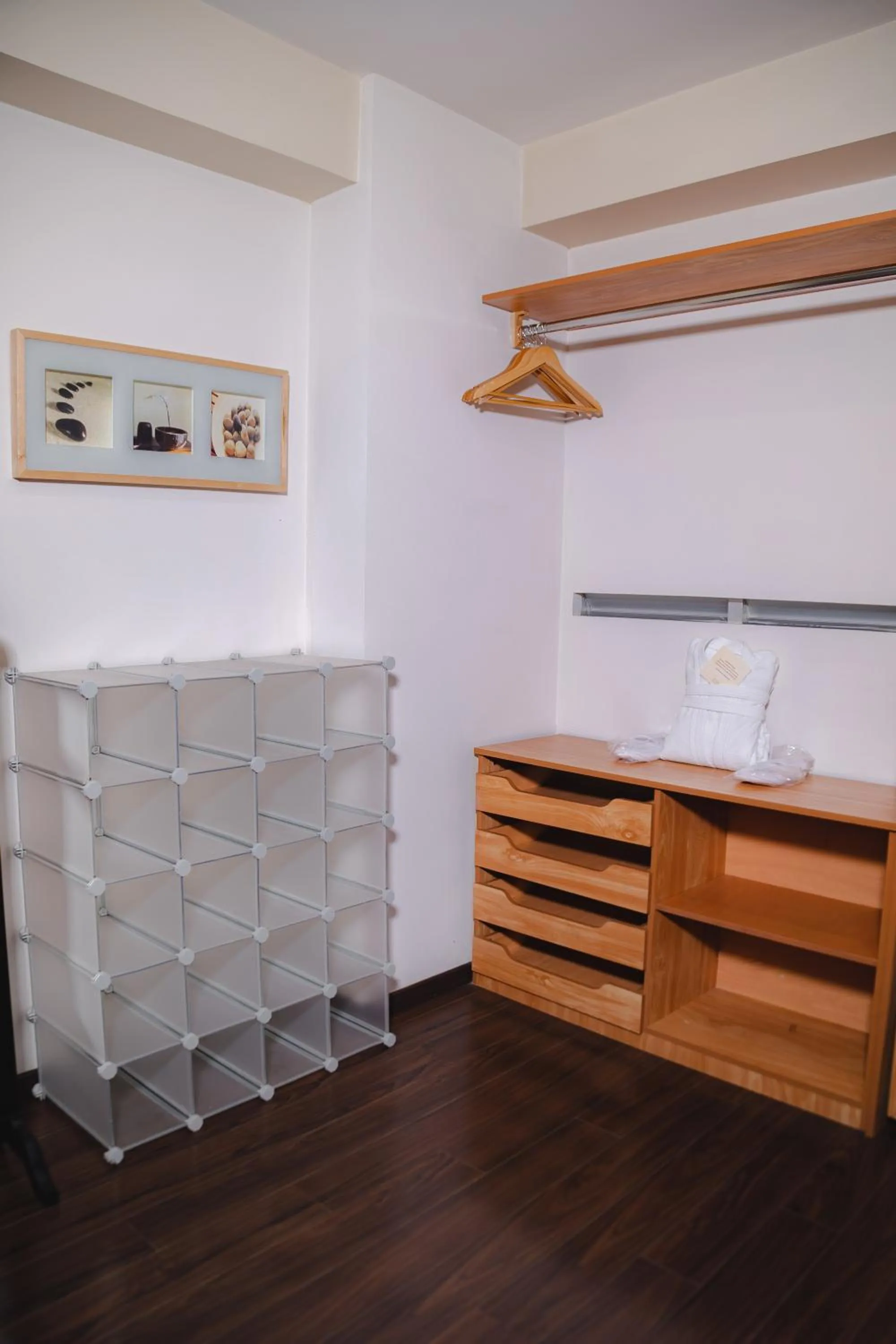 wardrobe in St Isidro Suites Corporate Housing SPA & Wellness Center