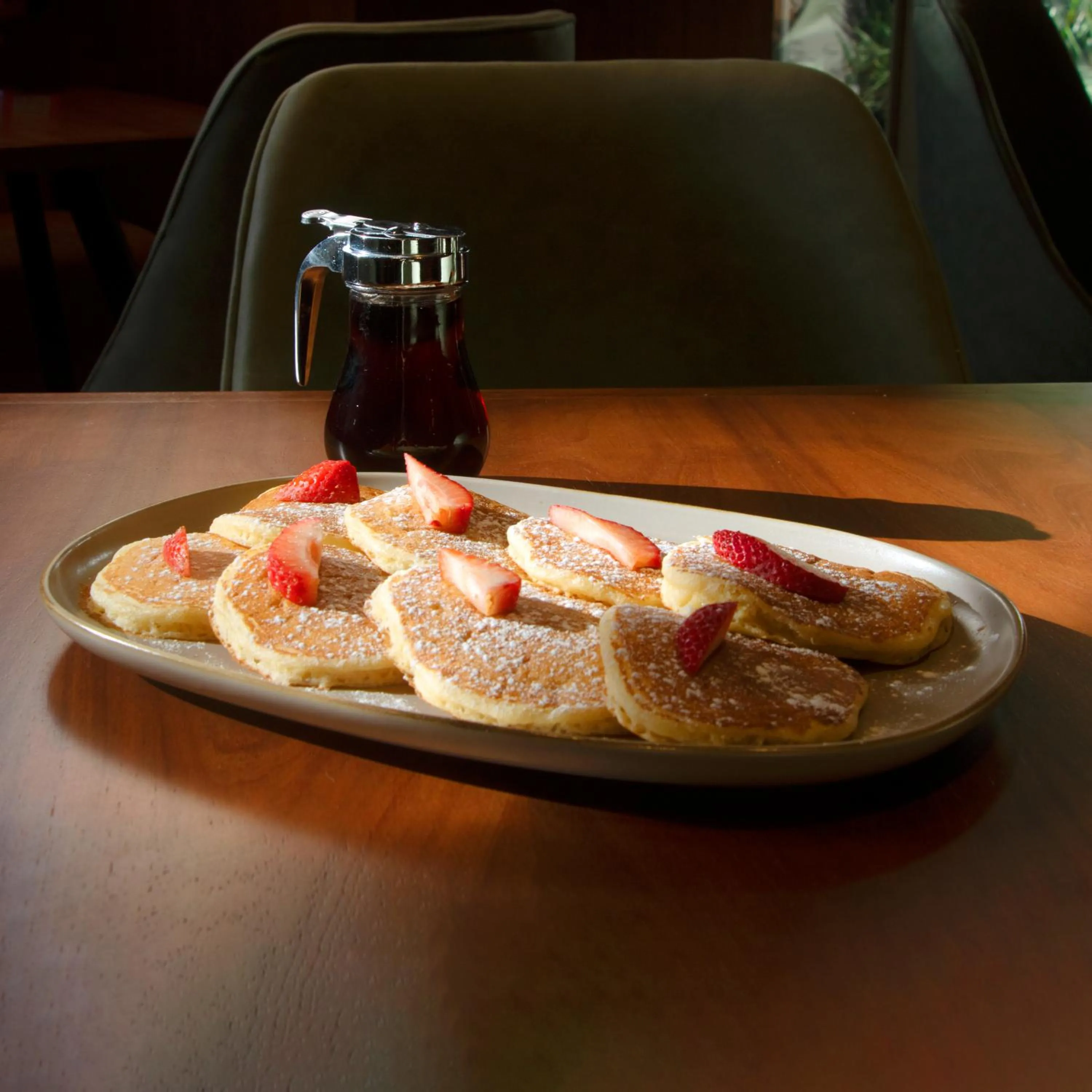 Restaurant/places to eat in St Isidro Suites Corporate Housing SPA & Wellness Center