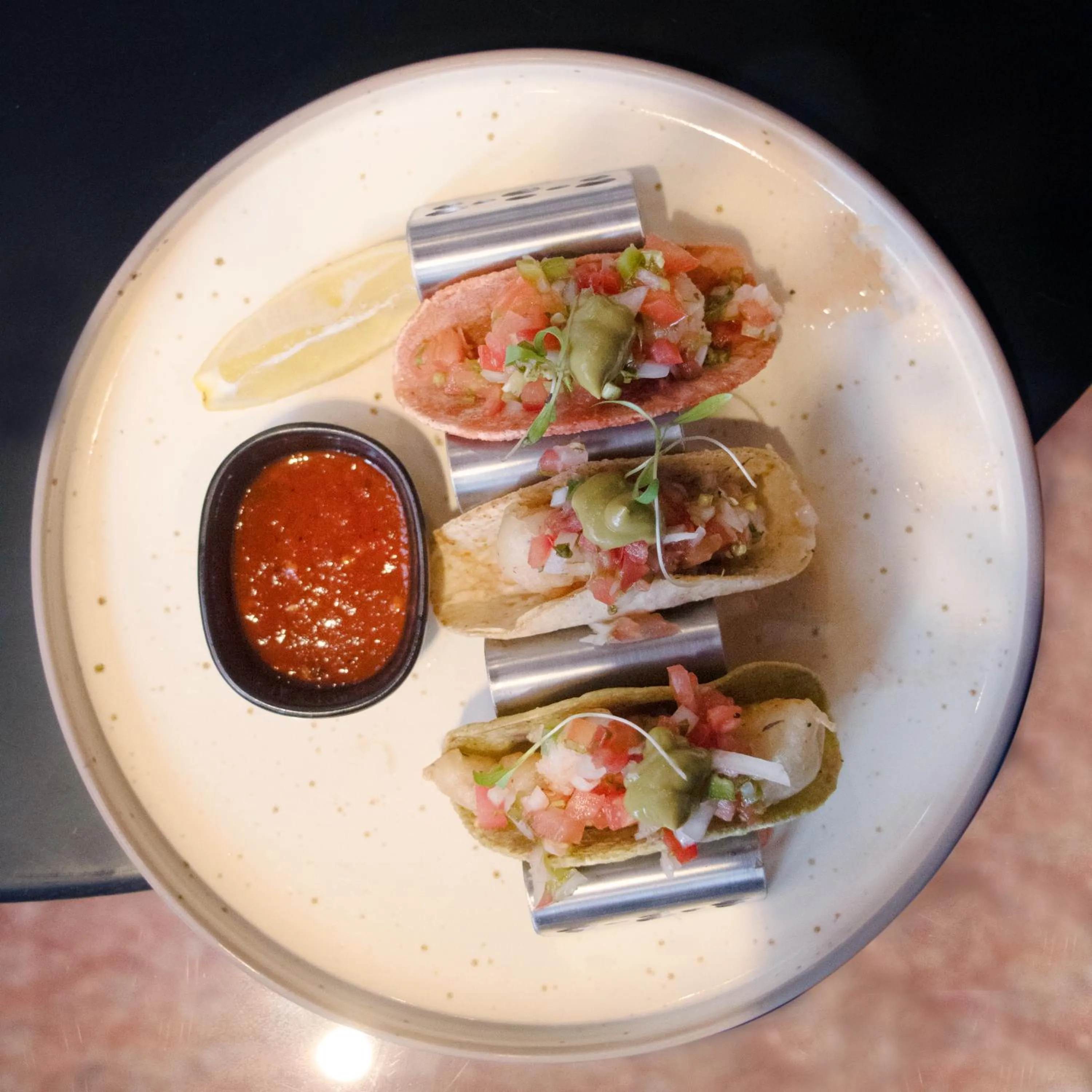 Restaurant/places to eat in St Isidro Suites Corporate Housing SPA & Wellness Center