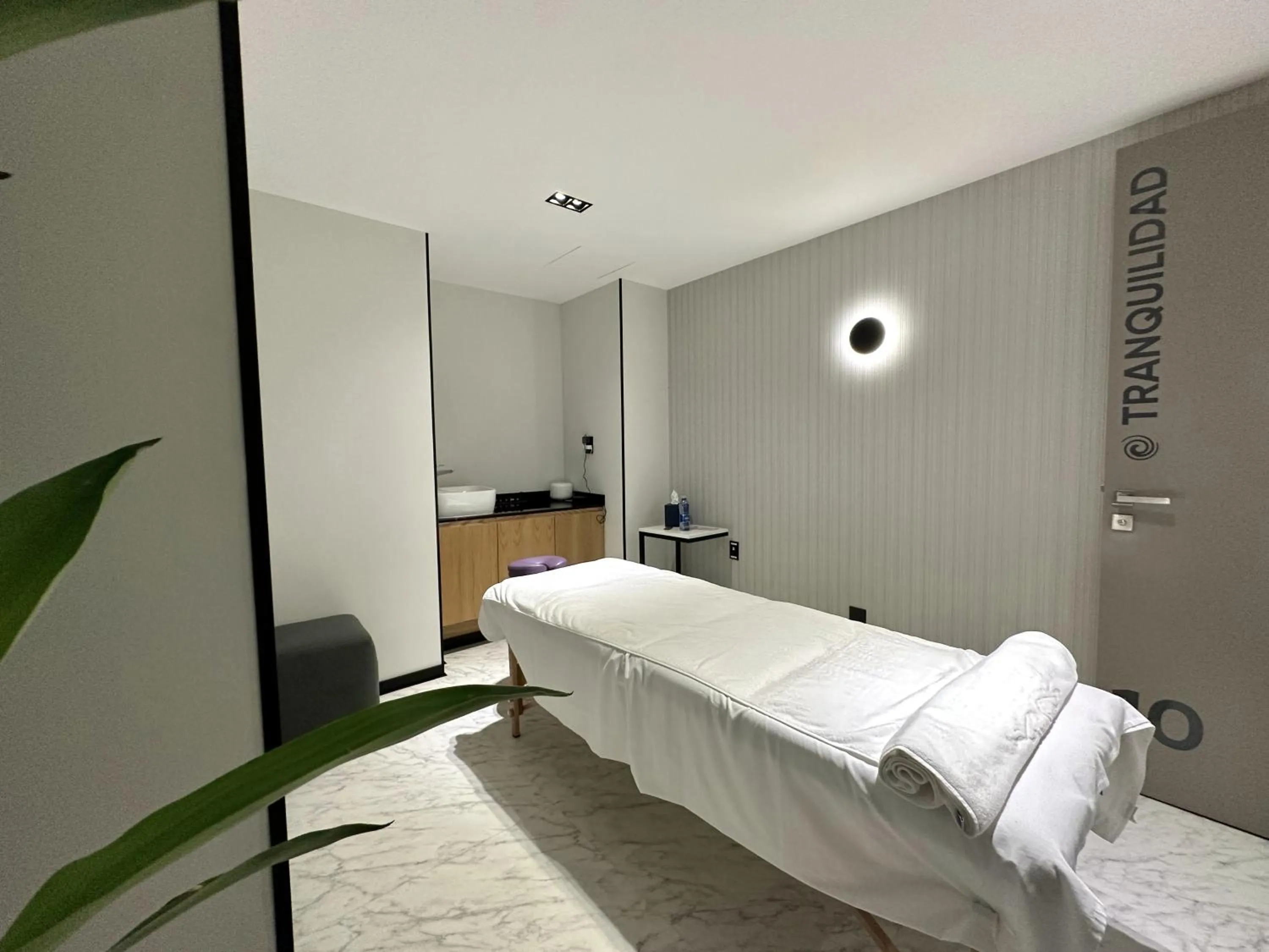 Spa and wellness centre/facilities in St Isidro Suites Corporate Housing SPA & Wellness Center