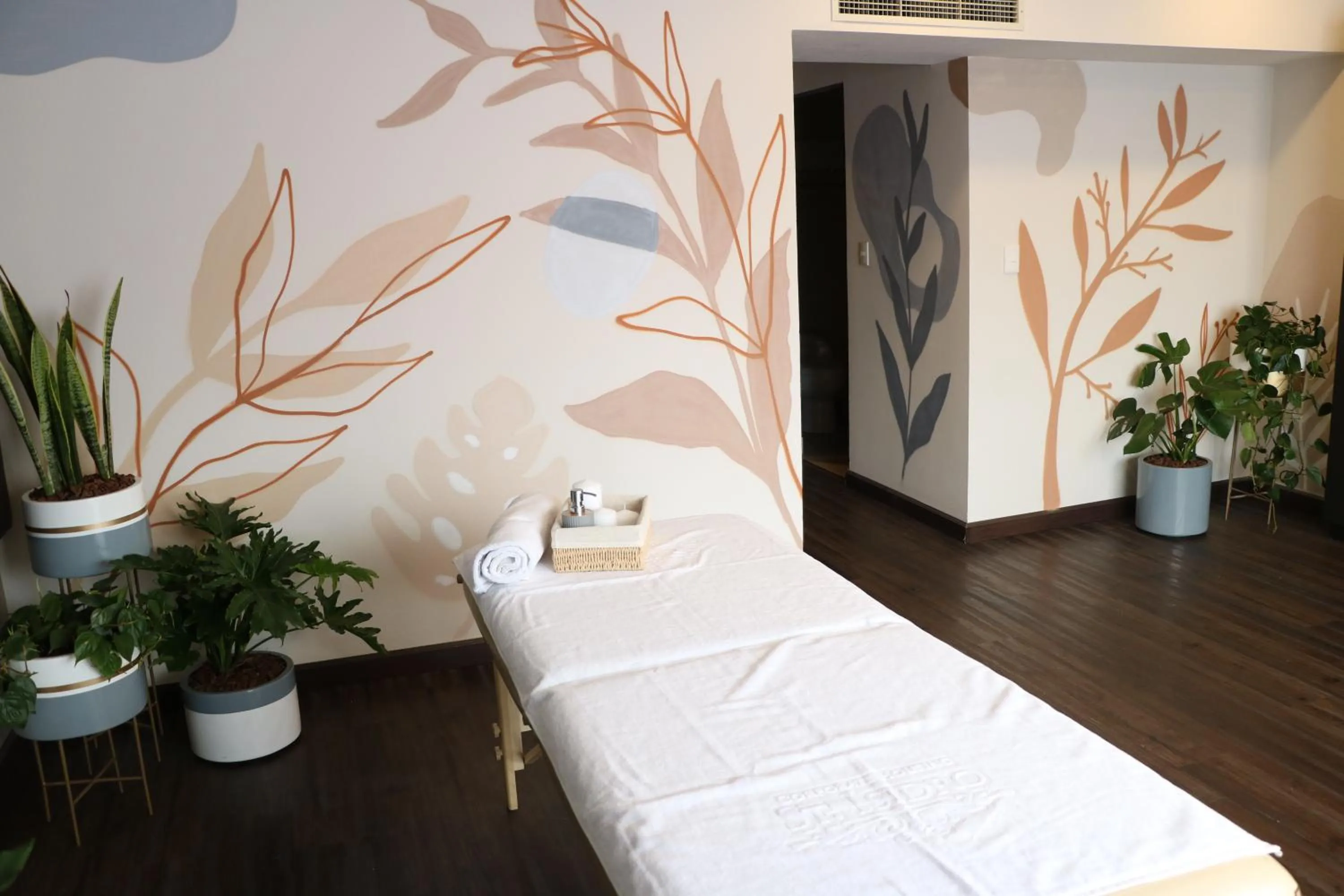 Spa and wellness centre/facilities in St Isidro Suites Corporate Housing SPA & Wellness Center