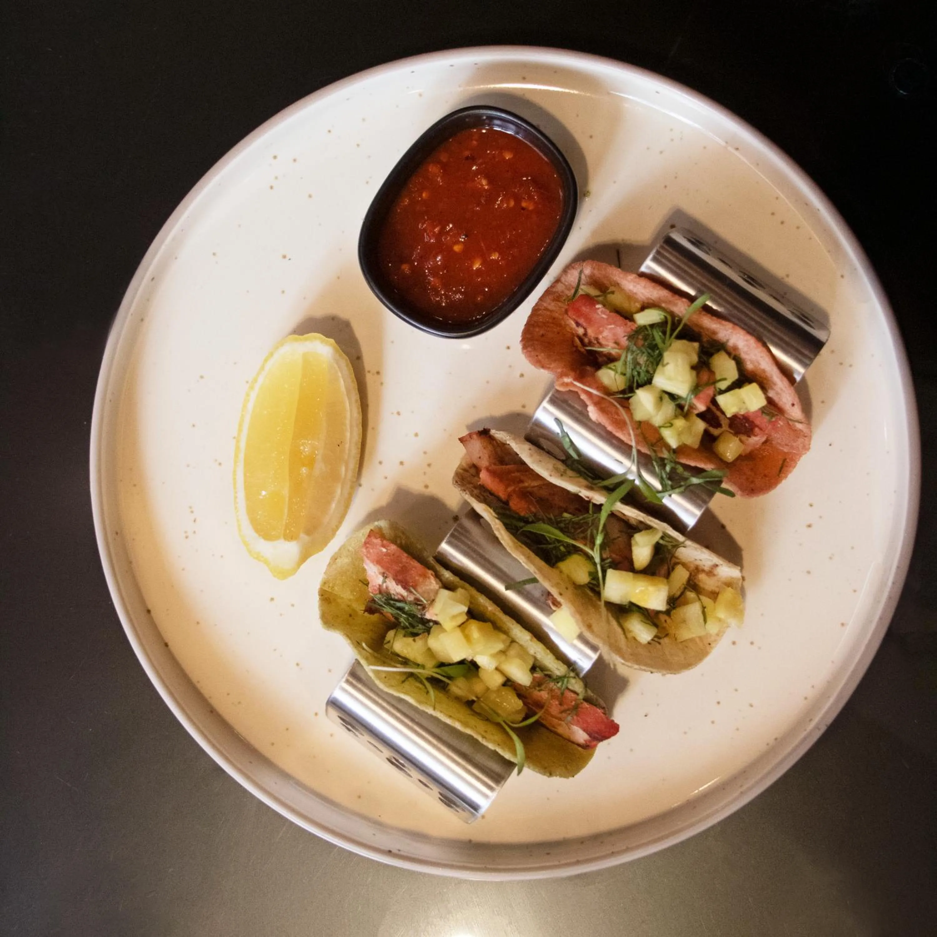 Restaurant/places to eat in St Isidro Suites Corporate Housing SPA & Wellness Center