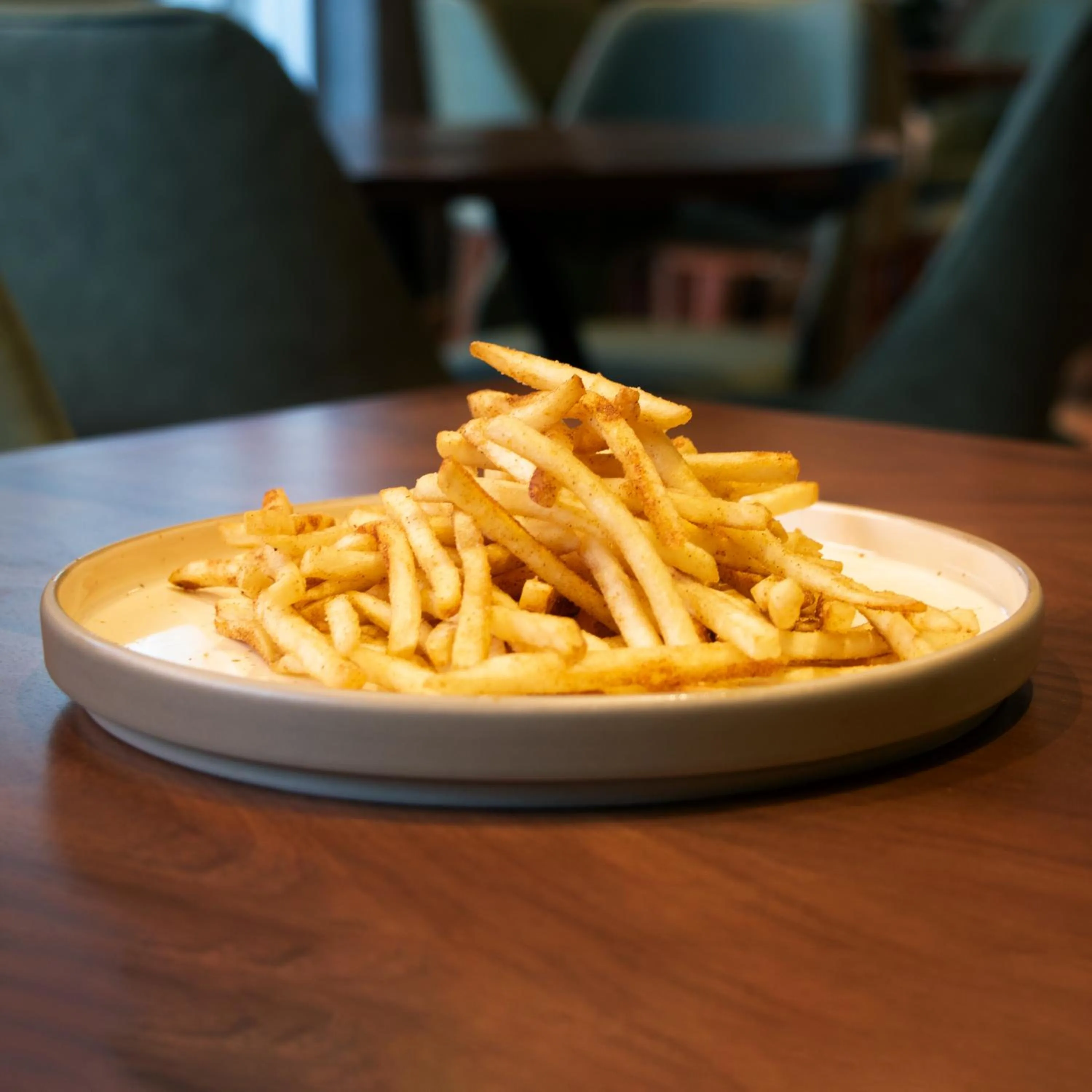 Restaurant/places to eat in St Isidro Suites Corporate Housing SPA & Wellness Center