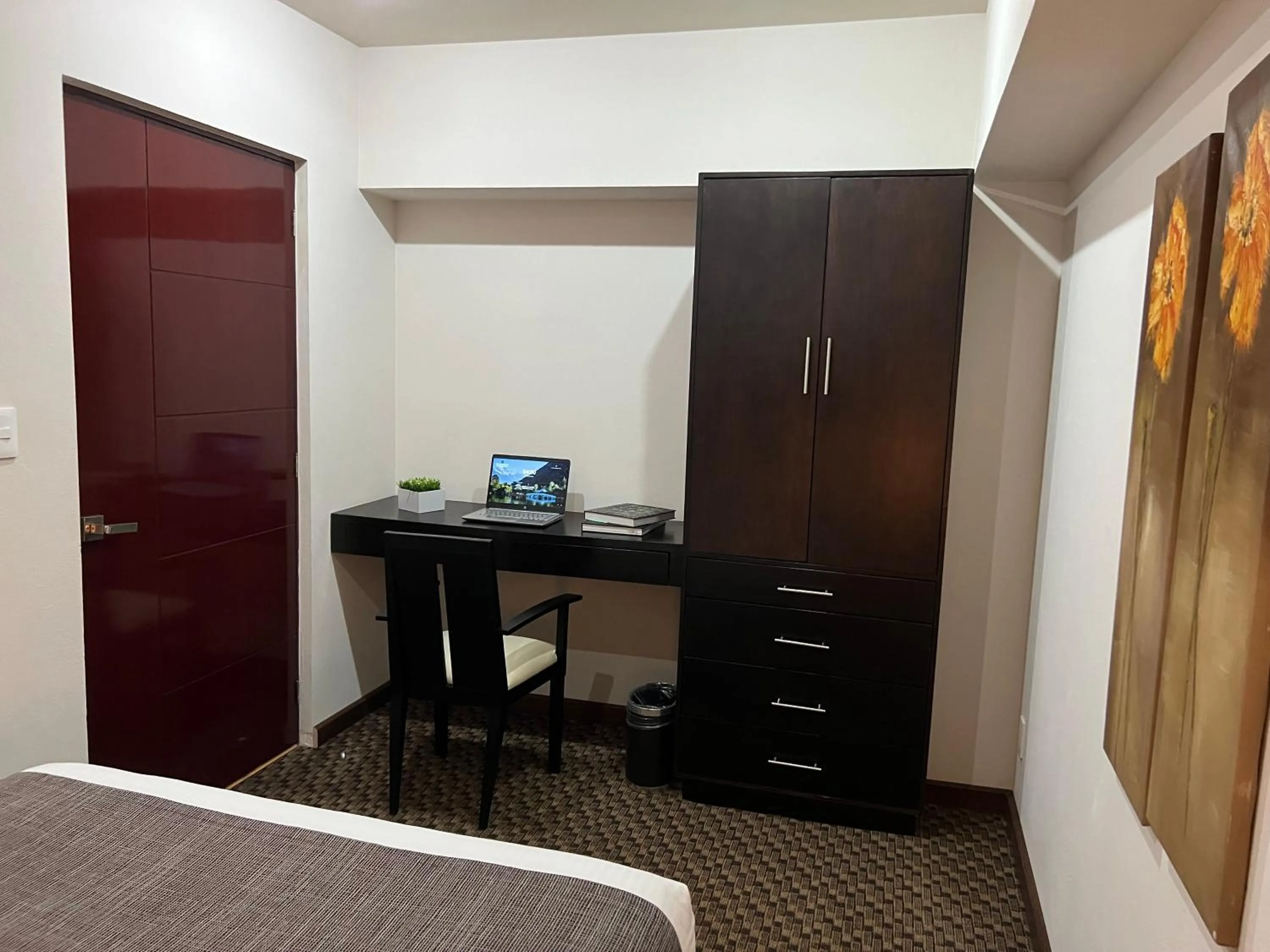 Bed in St Isidro Suites Corporate Housing SPA & Wellness Center