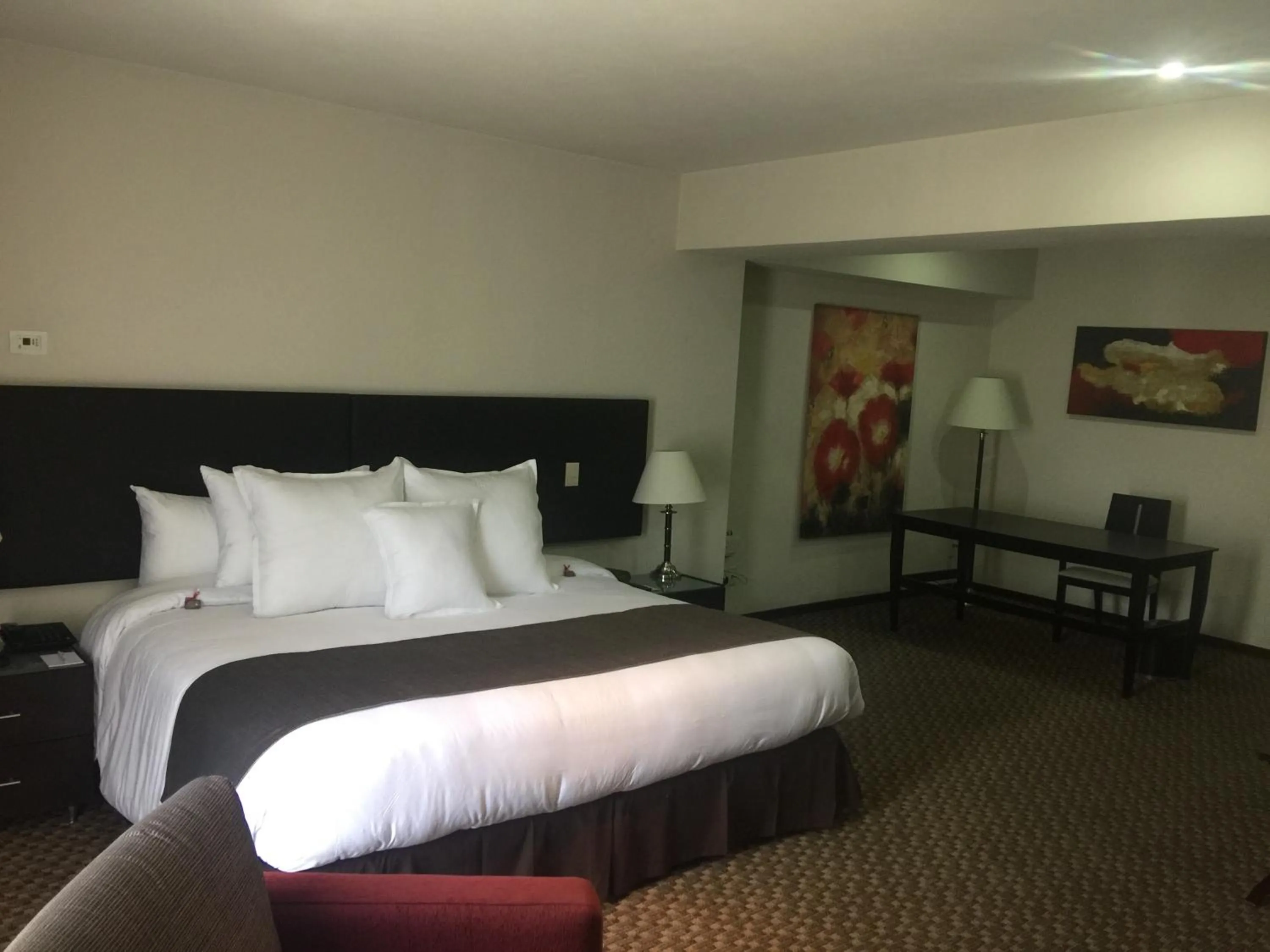 Photo of the whole room, Bed in St Isidro Suites Corporate Housing SPA & Wellness Center