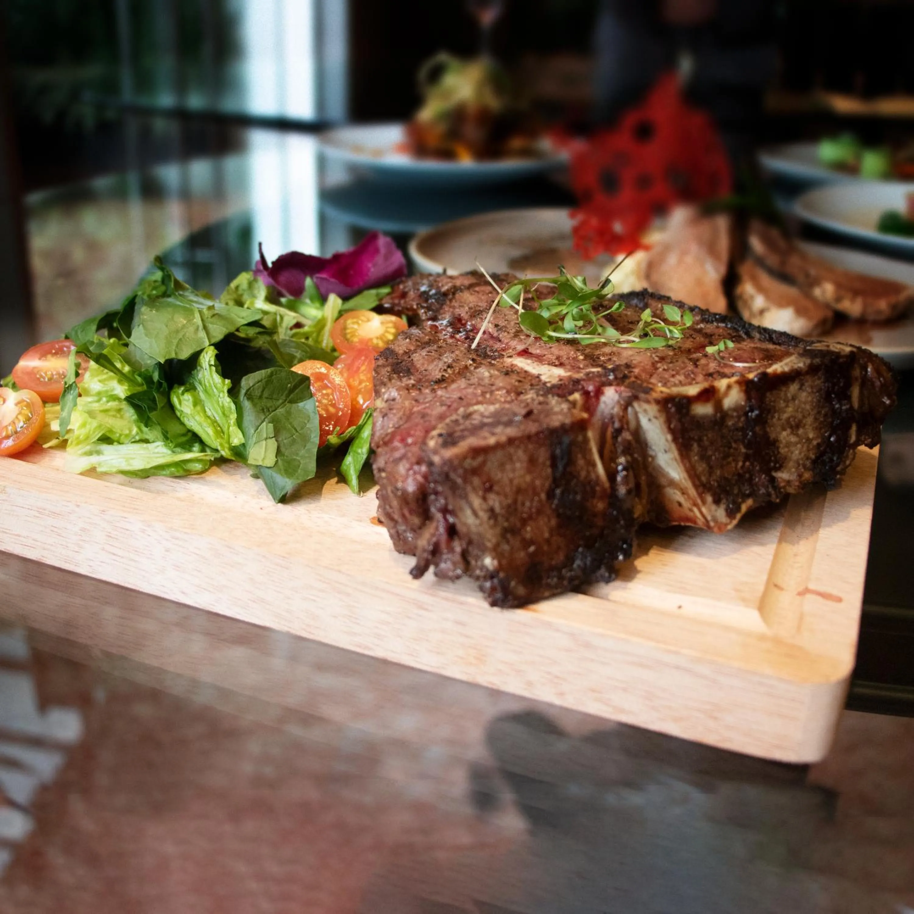 Restaurant/places to eat in St Isidro Suites Corporate Housing SPA & Wellness Center