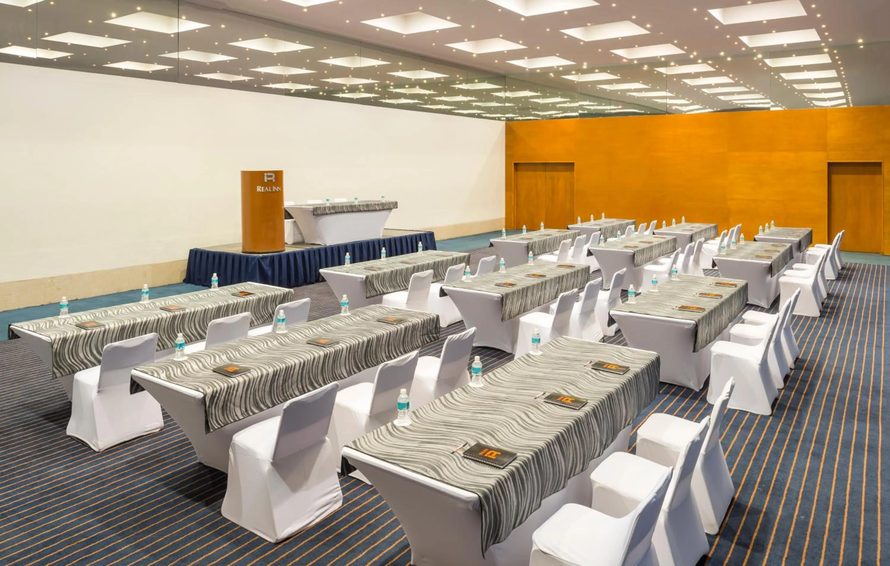 Meeting/conference room in Real Inn Ciudad Juarez by the USA Consulate