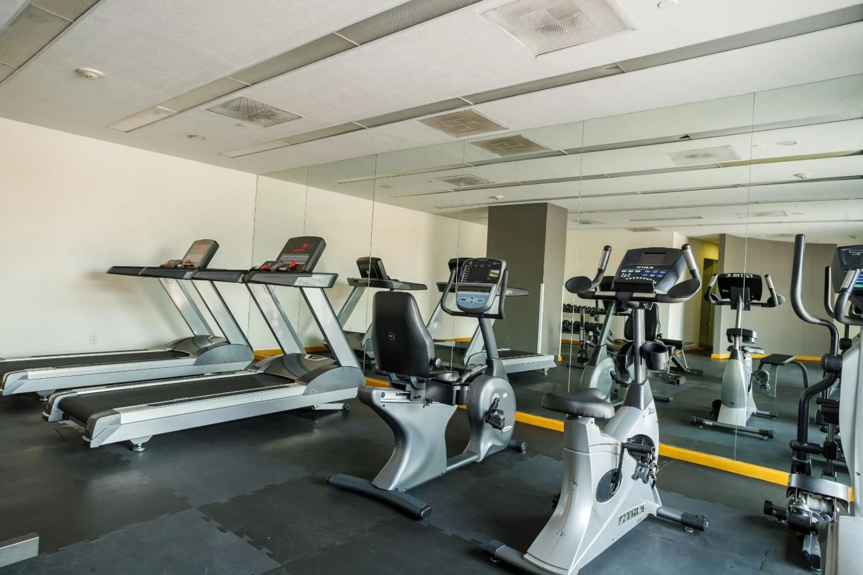 Fitness centre/facilities in Real Inn Ciudad Juarez by the USA Consulate