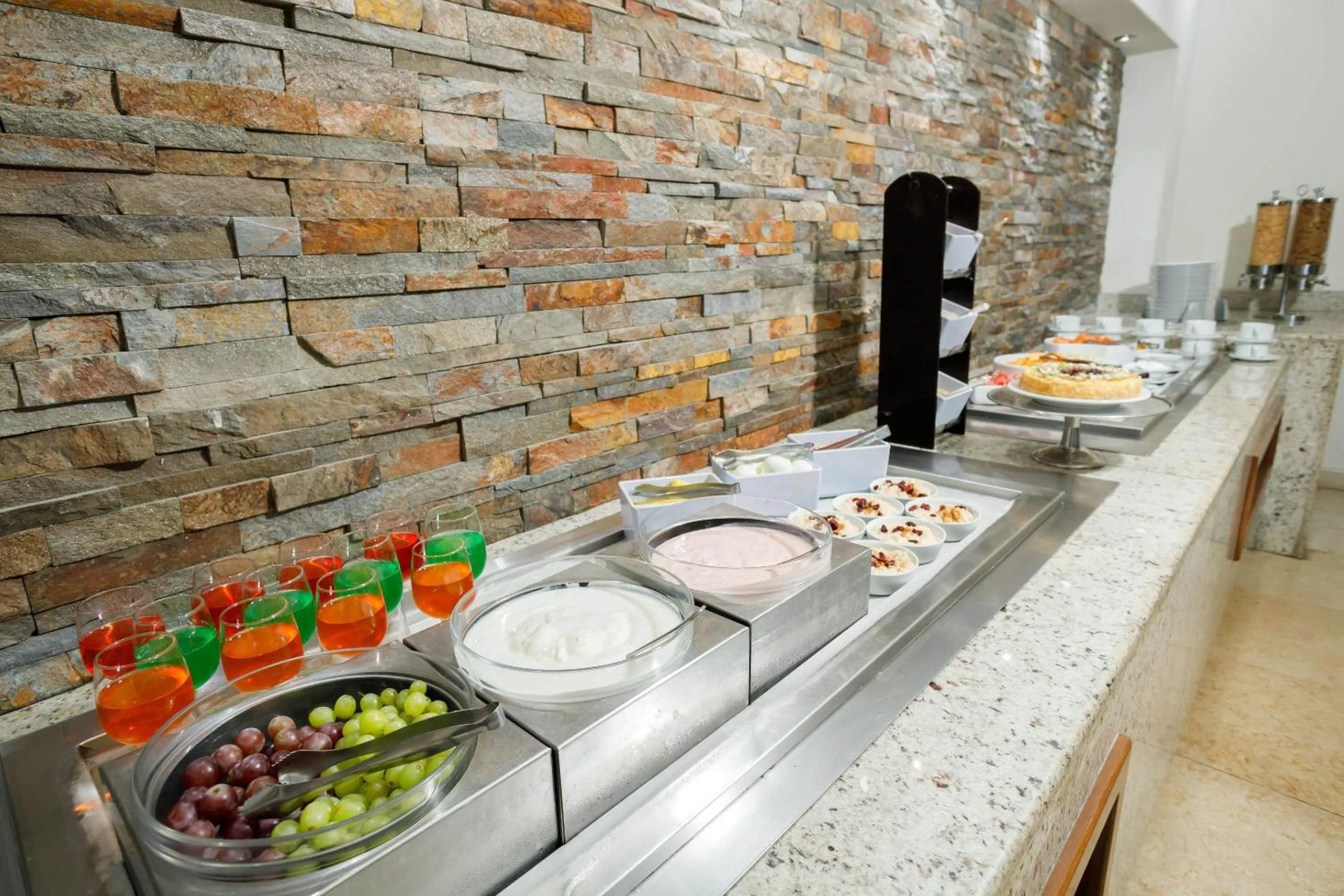 Restaurant/places to eat in Real Inn Ciudad Juarez by the USA Consulate