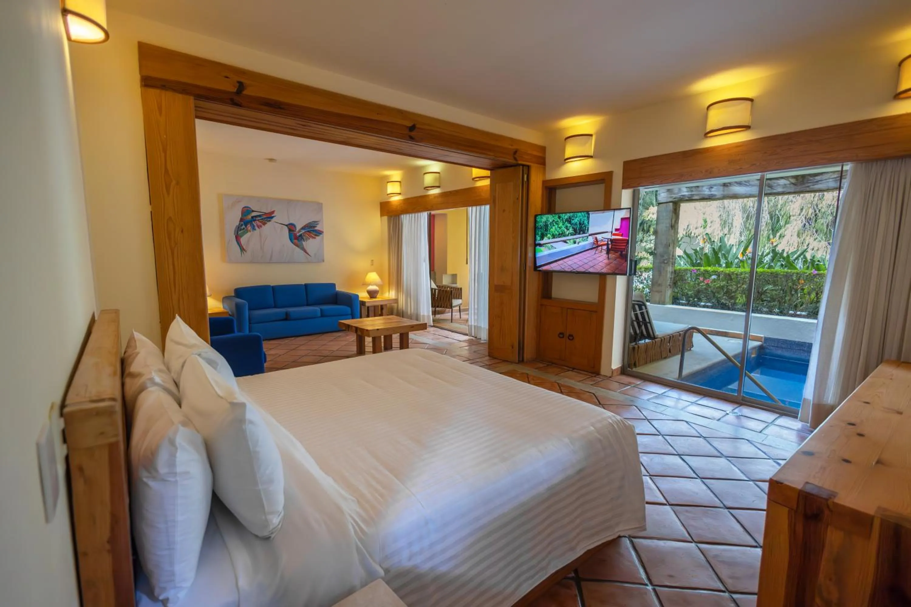 Bed in Hotel Rancho San Diego Grand Spa Resort