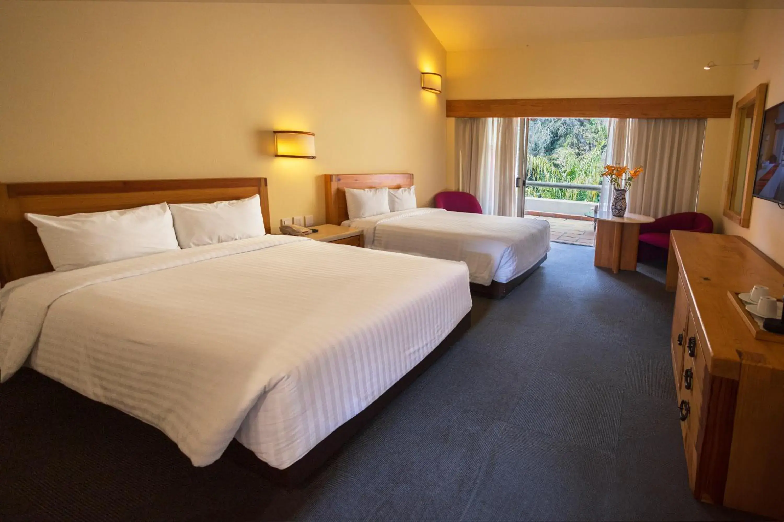 Standard Queen Room with Two Queen Beds in Hotel Rancho San Diego Grand Spa Resort Standard Queen Room with Two Queen Beds in Hotel Rancho San Diego Grand Spa Resort