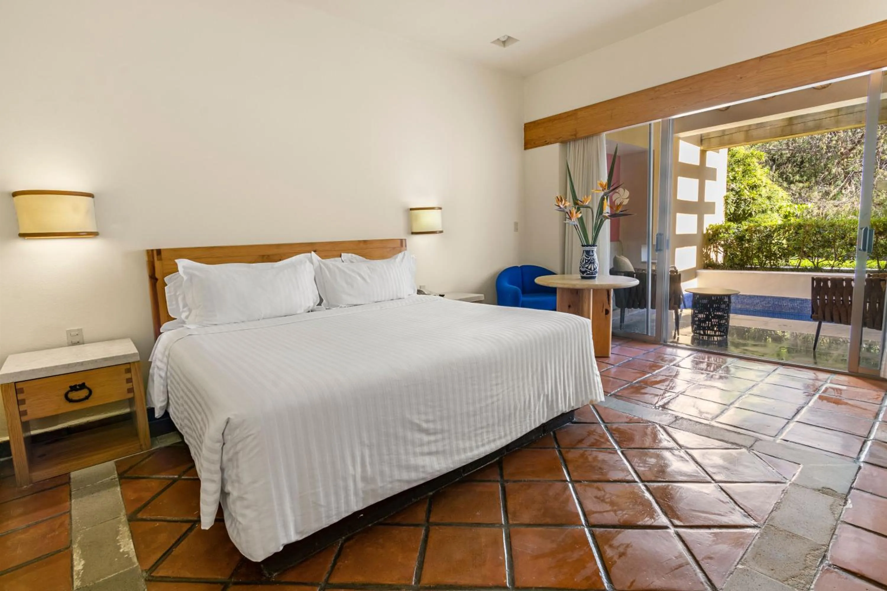 Bed in Hotel Rancho San Diego Grand Spa Resort