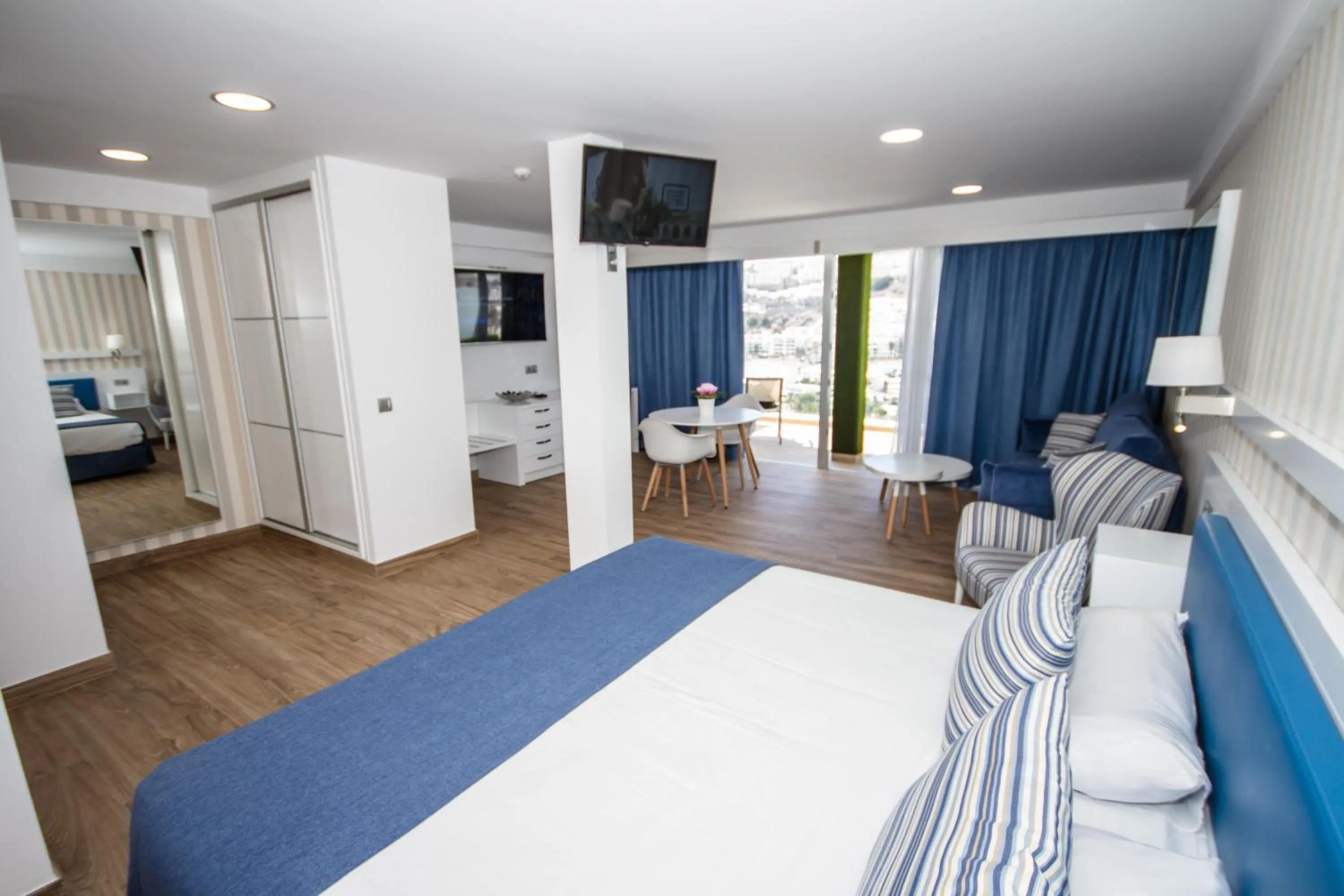 Photo of the whole room, Bed in IG Nachosol Atlantic & Yaizasol by Servatur - Adults Only