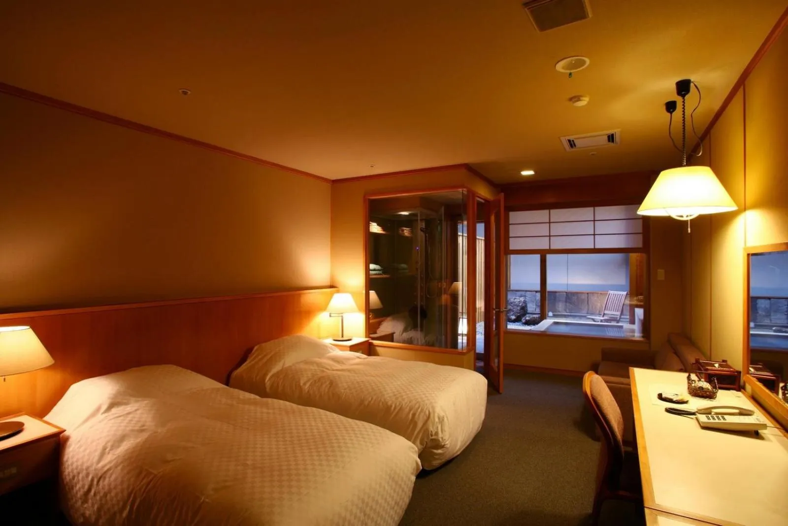 Photo of the whole room, Bed in Shikotsuko Daiichi Hotel Suizantei
