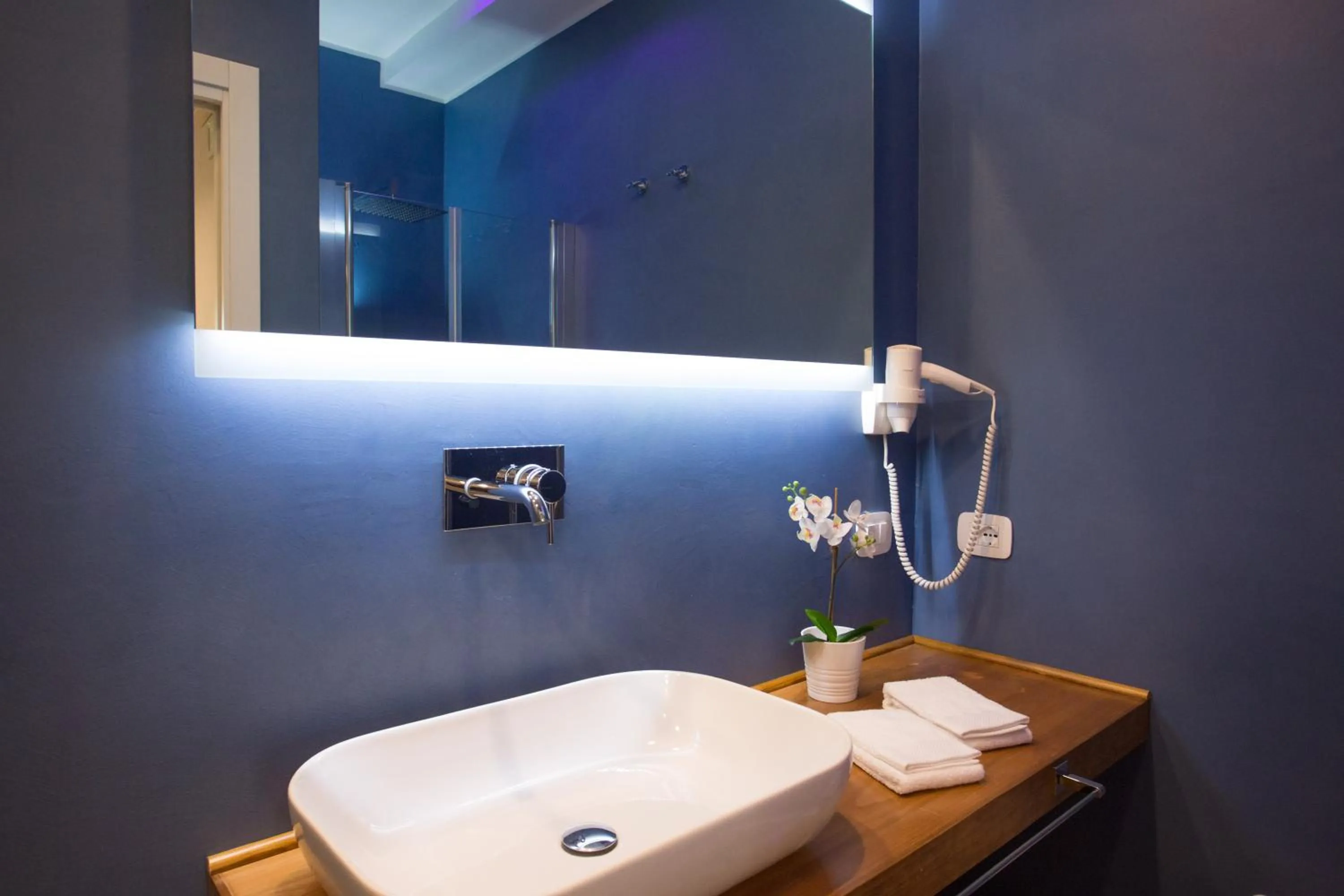 Bathroom in Bellaroto Suite & SPA