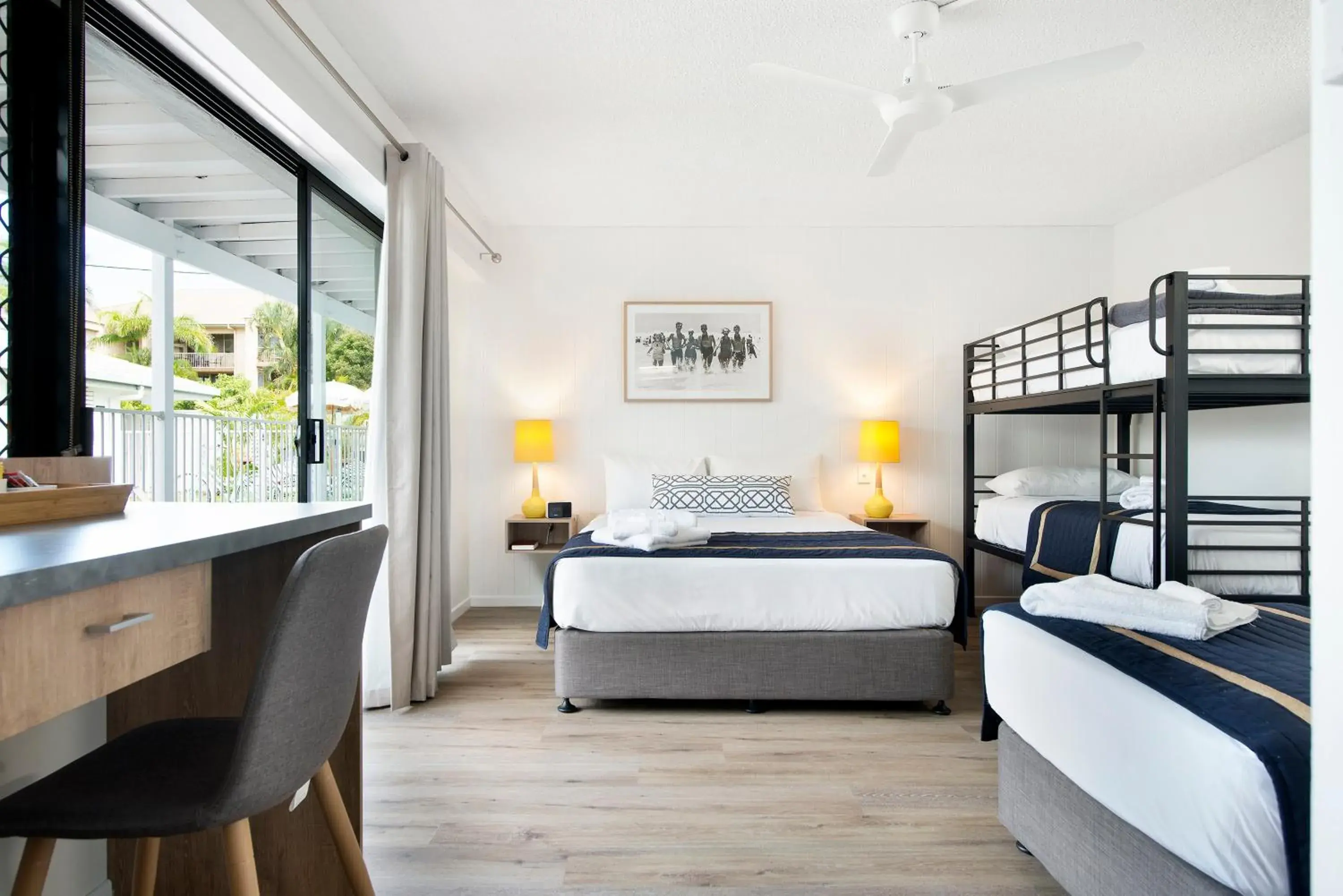 Large Family Room (3 Adults + 2 Children)- Free Parking in Blue Heron Boutique Motel Large Family Room (3 Adults + 2 Children)- Free Parking in Blue Heron Boutique Motel