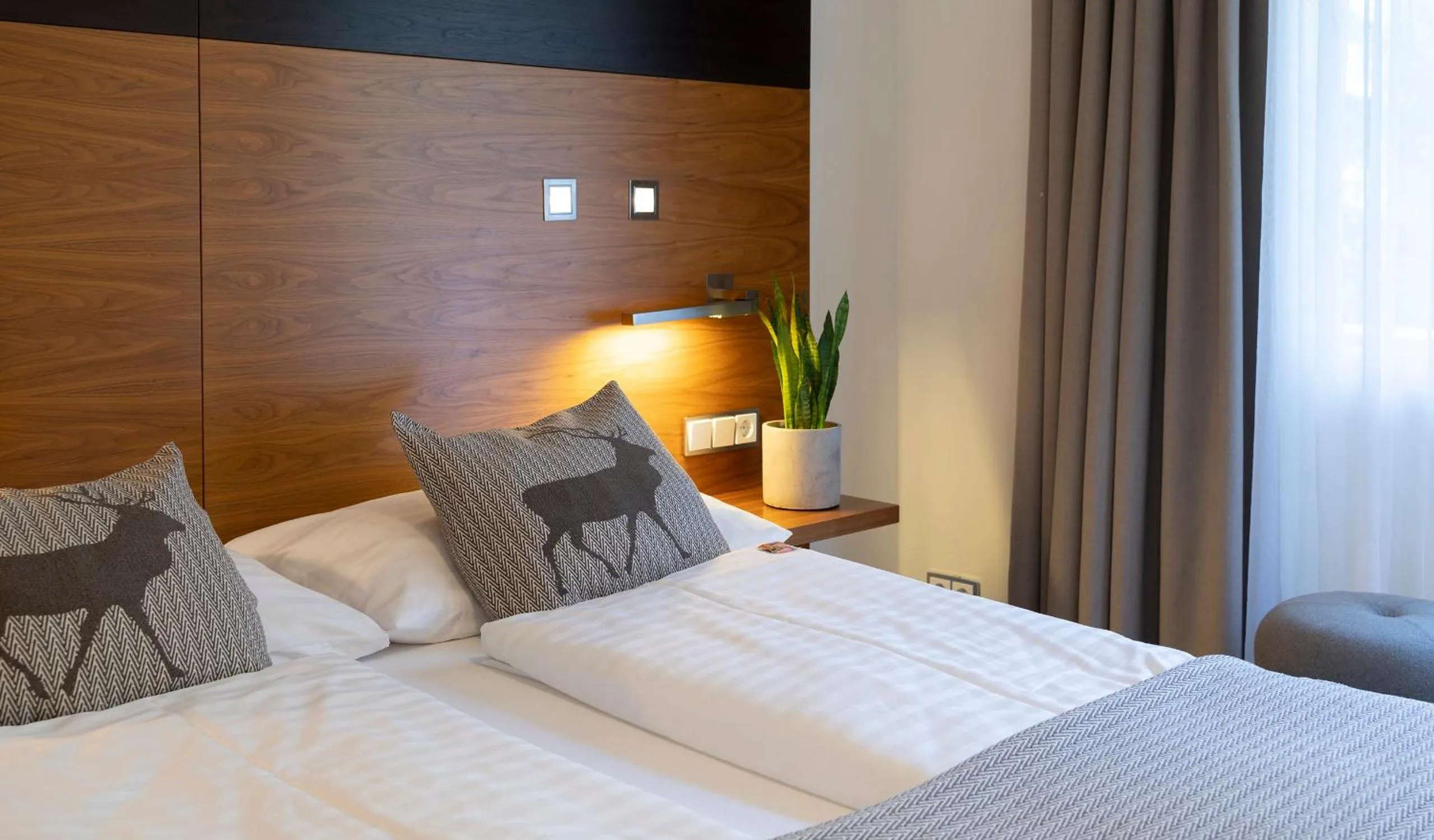 Bed in Hotel Residenz Hochalm - SKI IN -SKI OUT