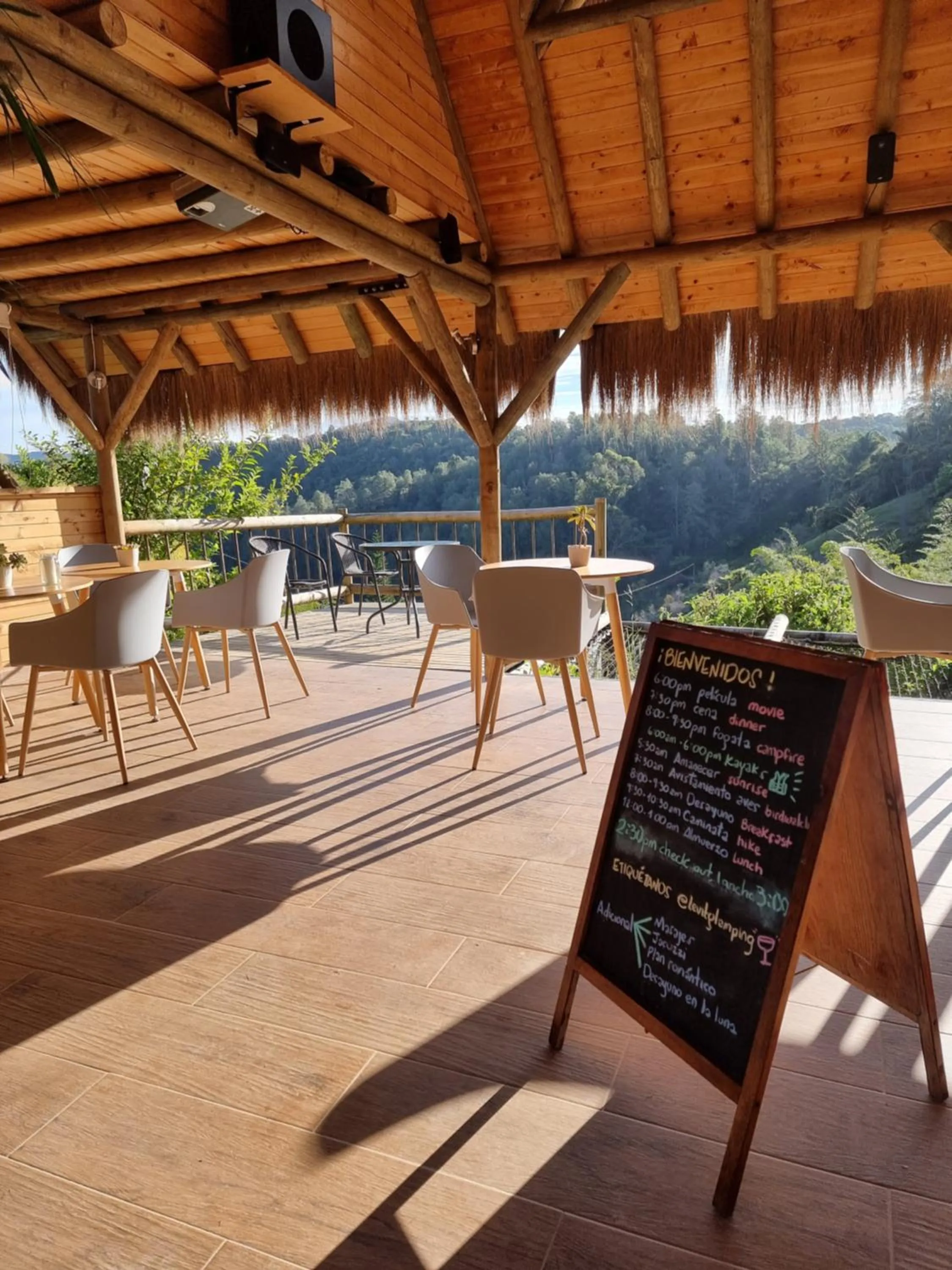 Restaurant/places to eat in Levit Glamping - Hotel Guatapé Peñol