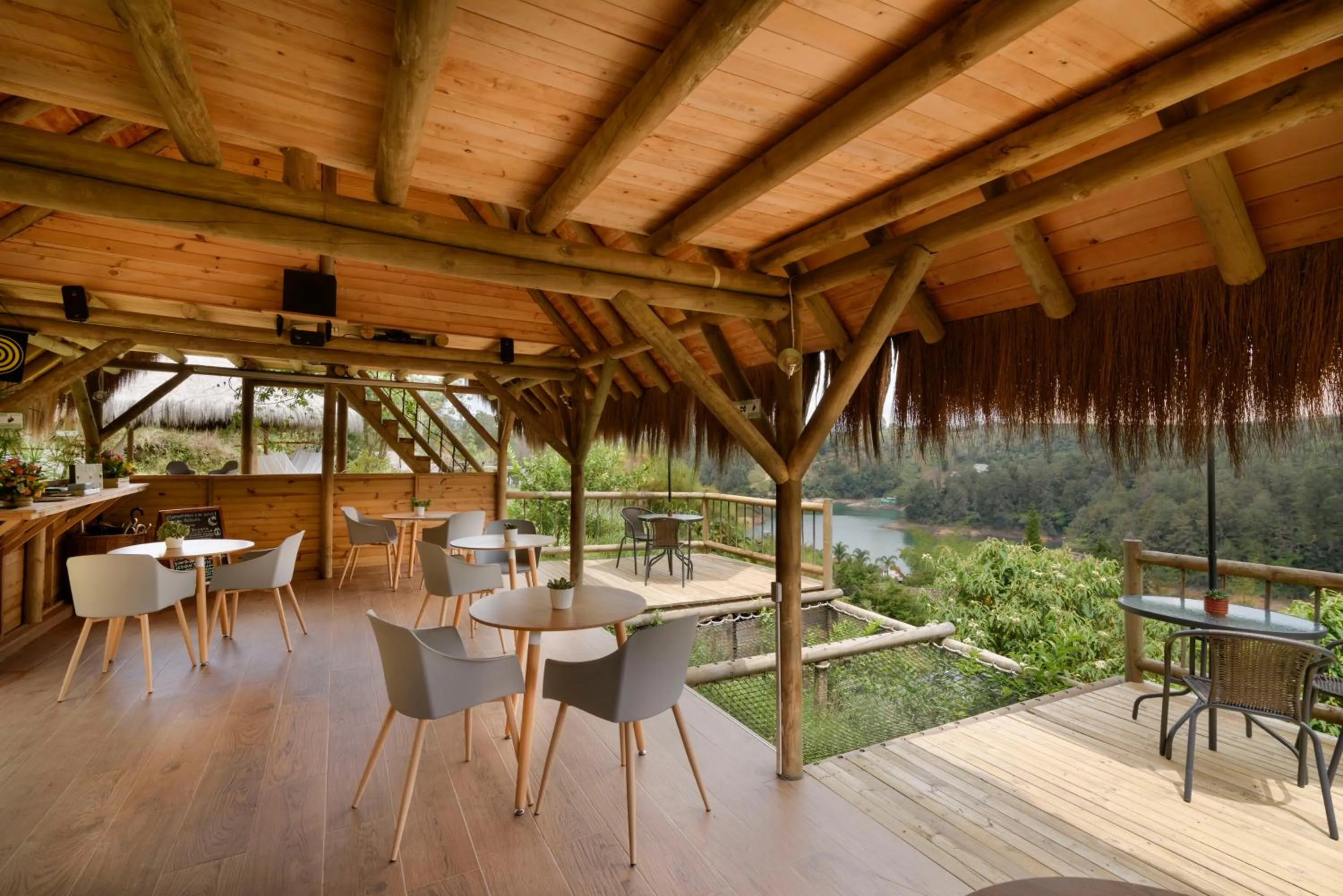 Restaurant/places to eat in Levit Glamping - Hotel Guatapé Peñol