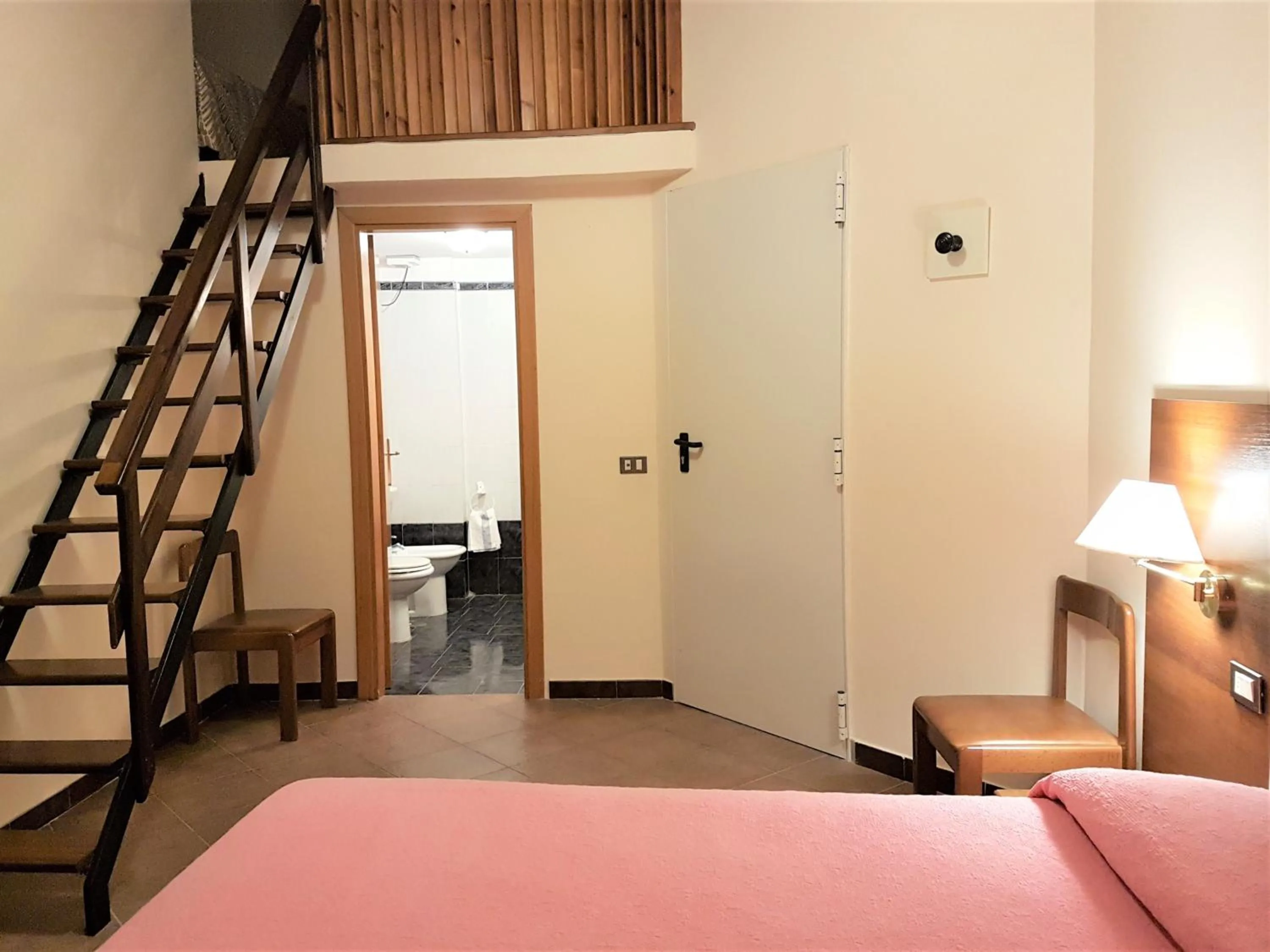 Bedroom, Bed in Hotel del Lago Ampollino