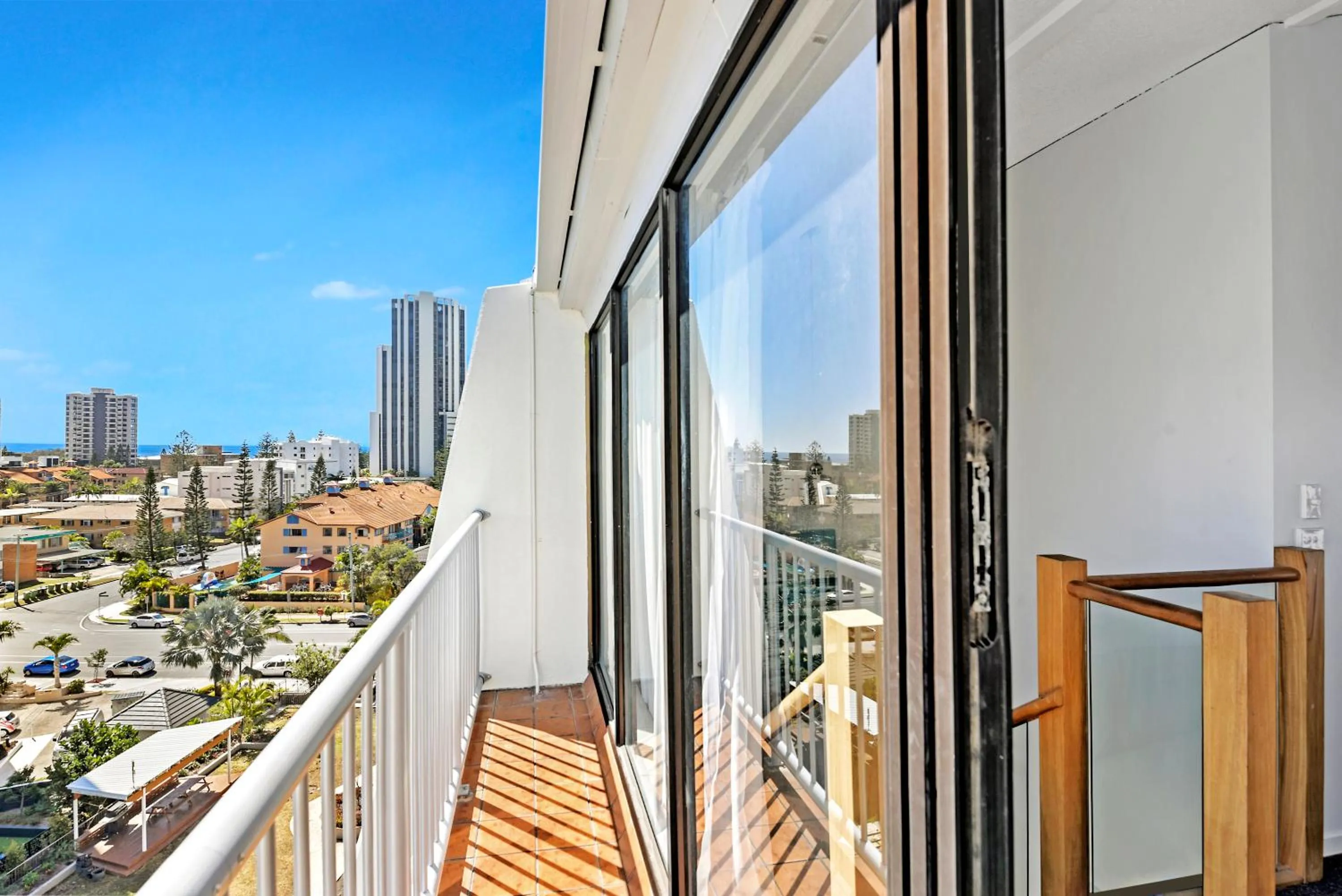 Broadbeach Travel Inn Apartments