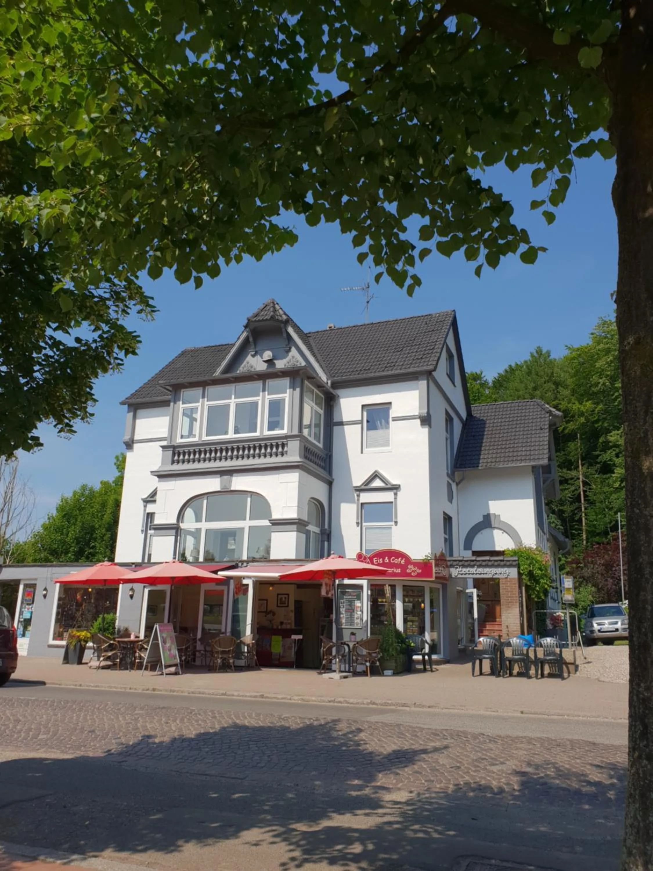 Property building in Townhuus No. 1 / Dieksee