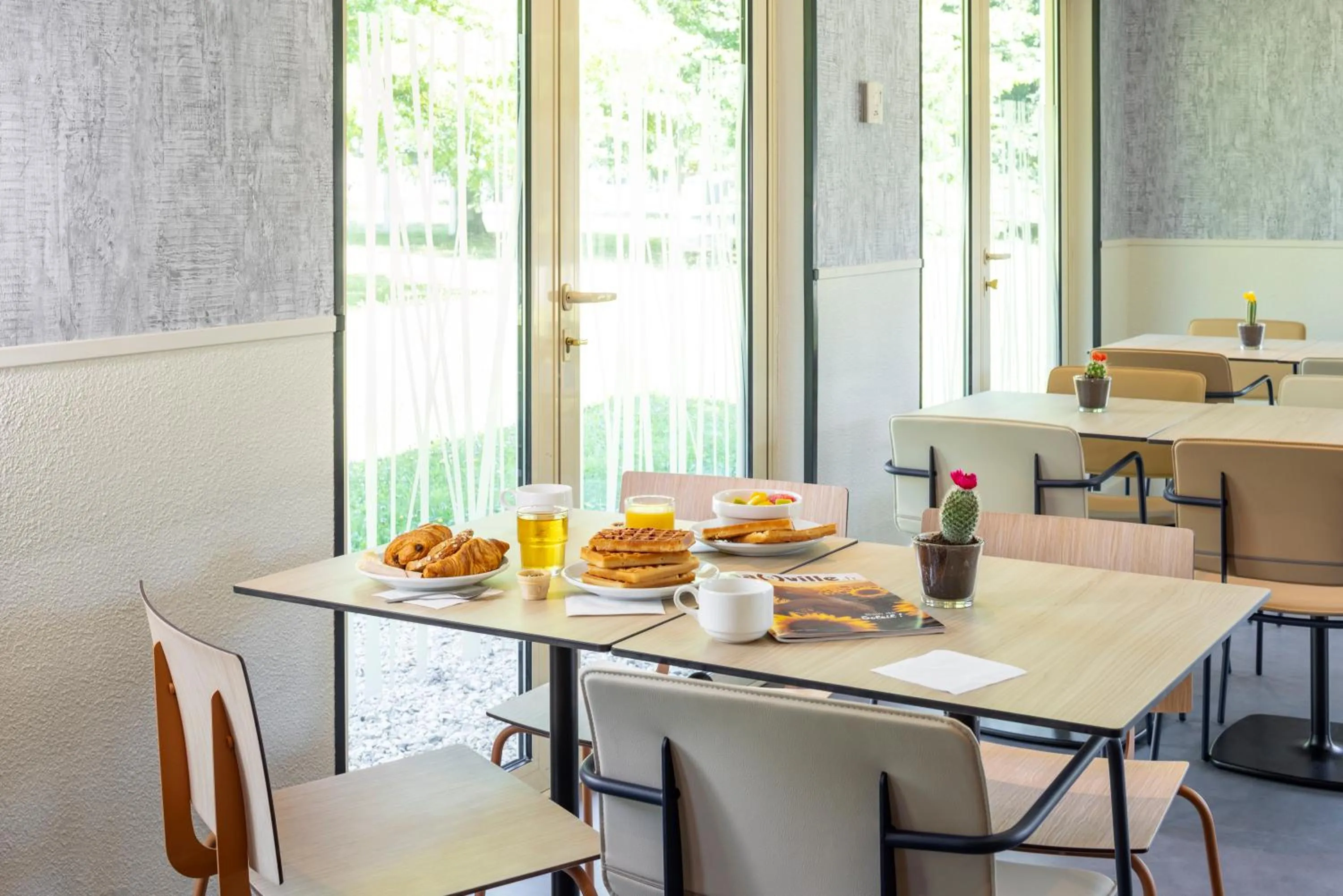 Living room in ibis budget Bourg en Bresse