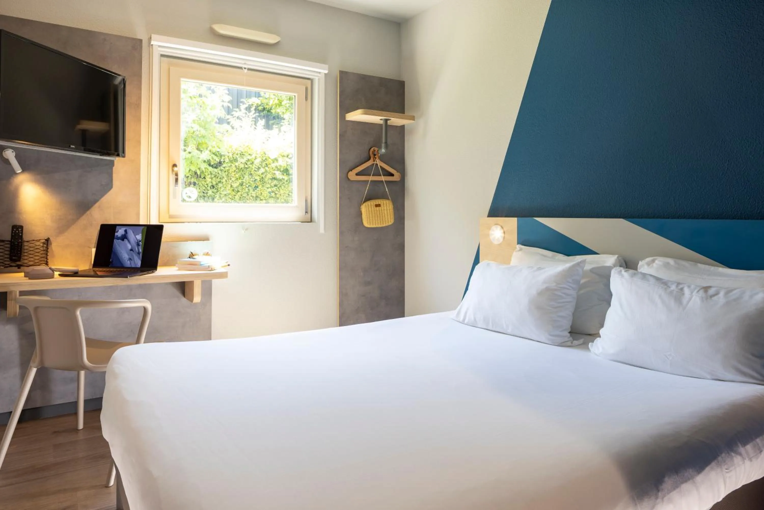 Bed in ibis budget Bourg en Bresse