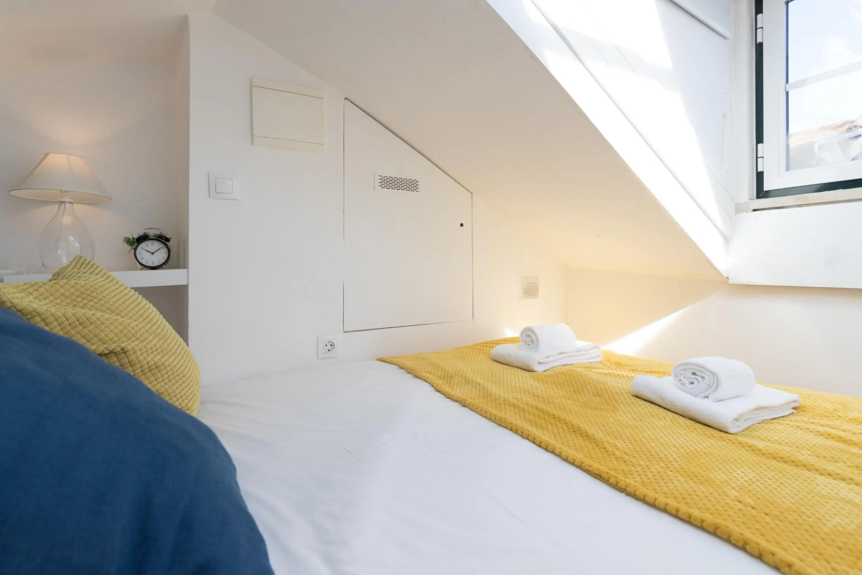 Bedroom, Bed in Alfama Loft Studio Loft Apartment w/ River View - by LU Holidays