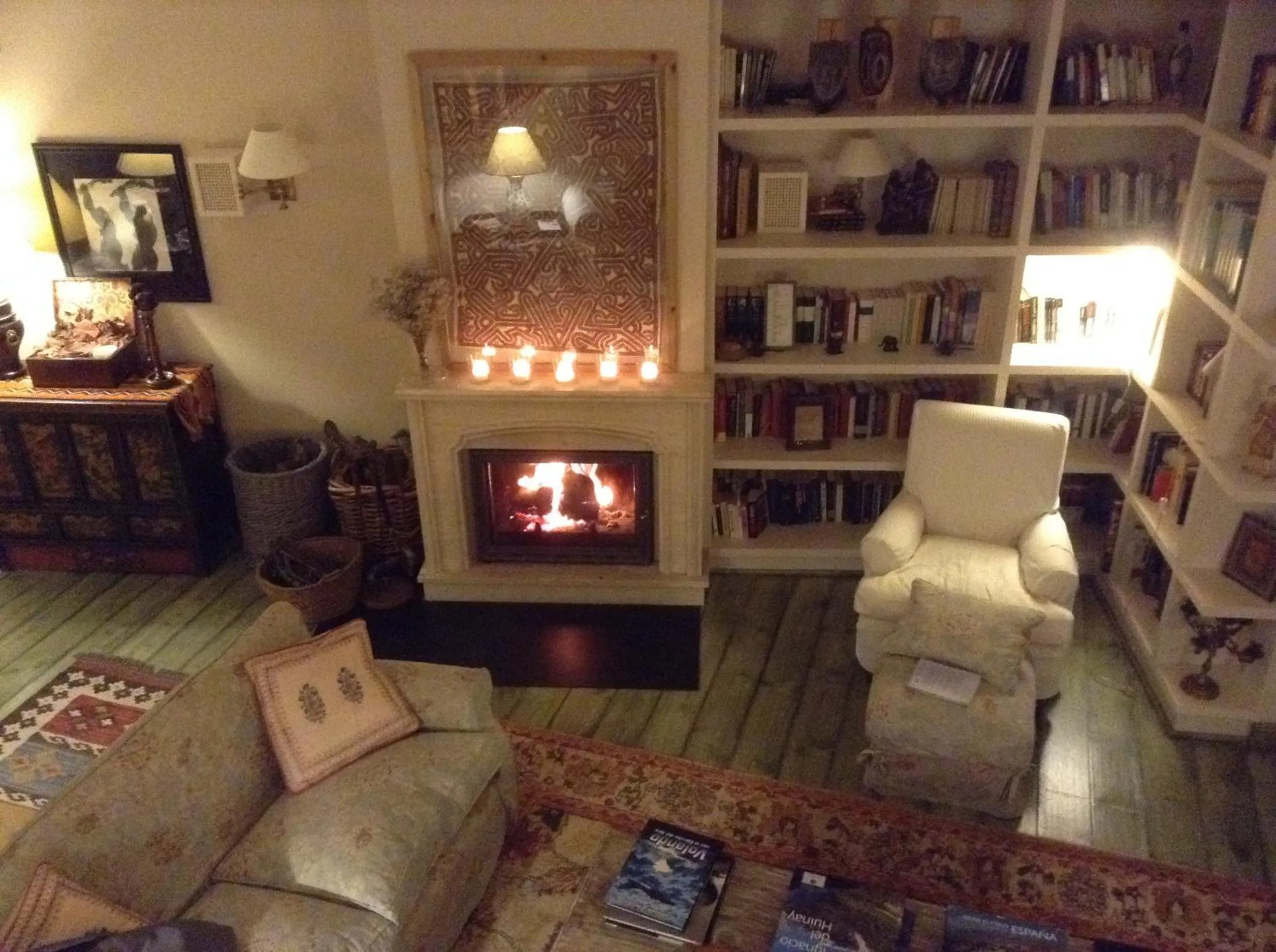 Library in Hotel Nabia