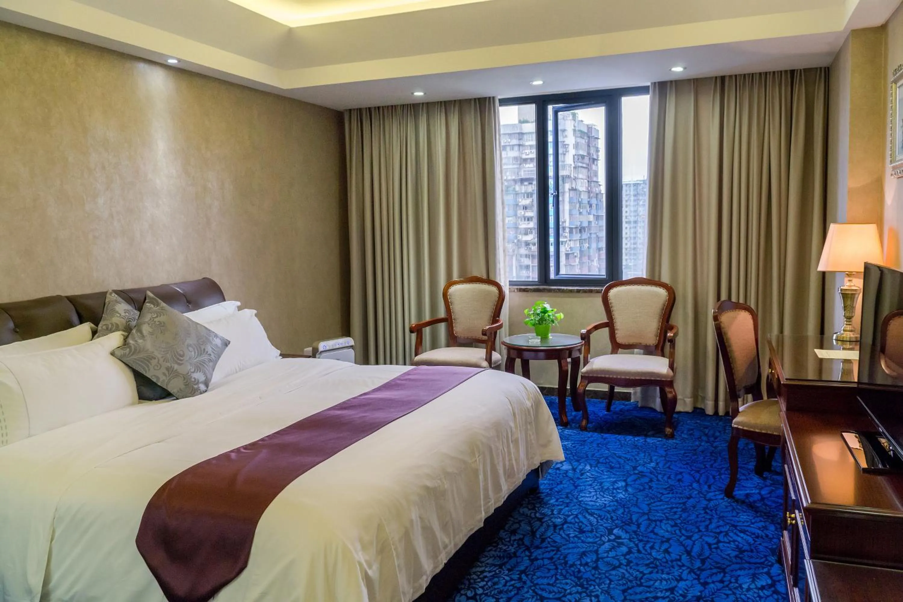 Photo of the whole room in Zhuhai Special Economic Zone Hotel