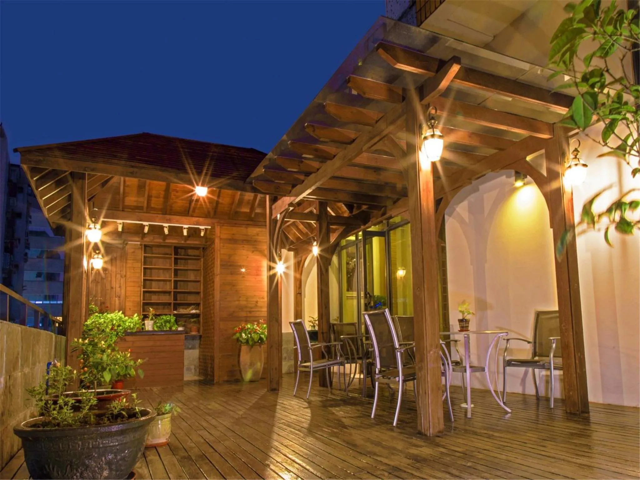 Communal lounge/ TV room, Restaurant/Places to Eat in Zhuhai Special Economic Zone Hotel