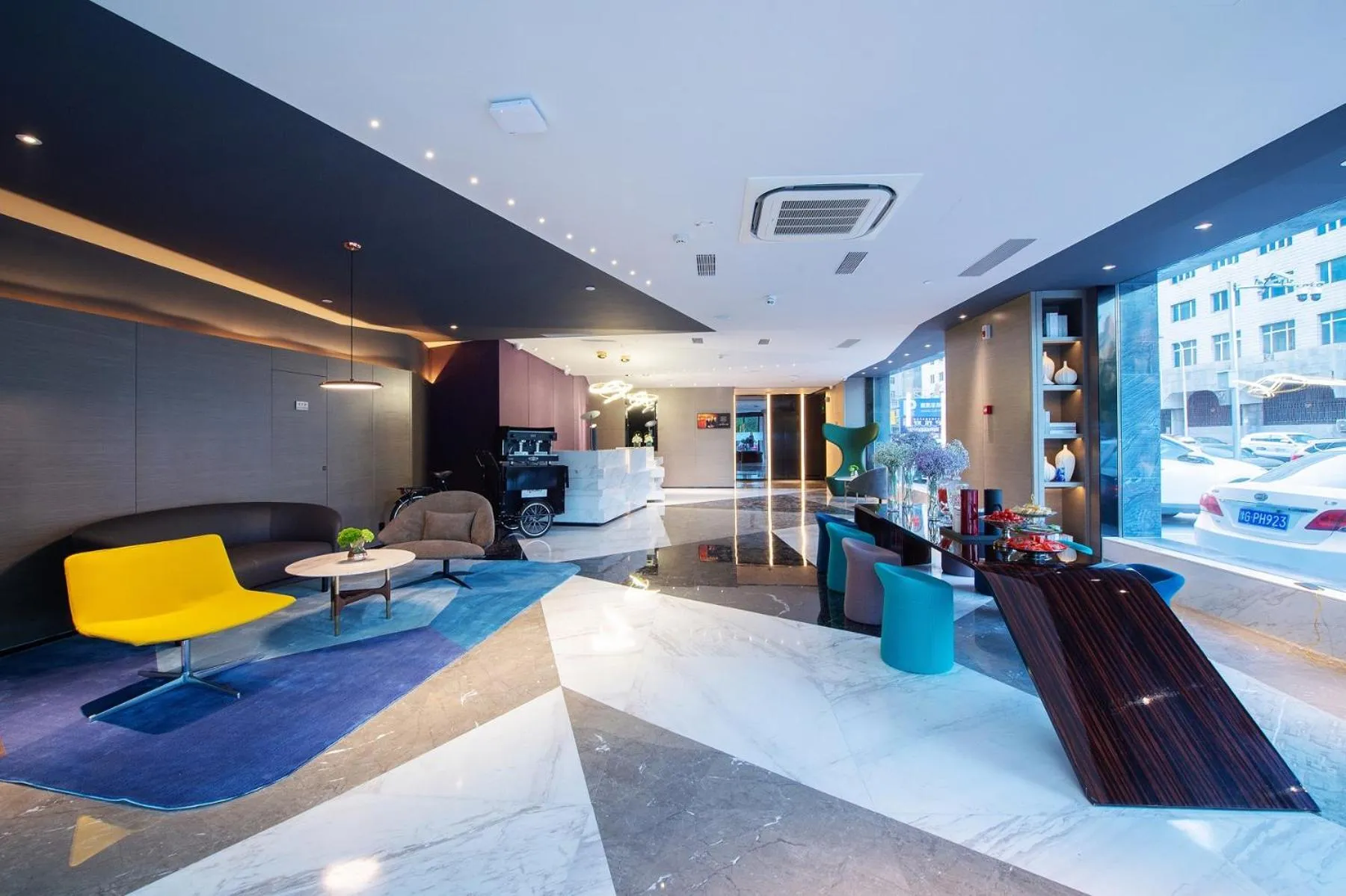 Lobby or reception in Mercure Harbin Central Street Sophia Church