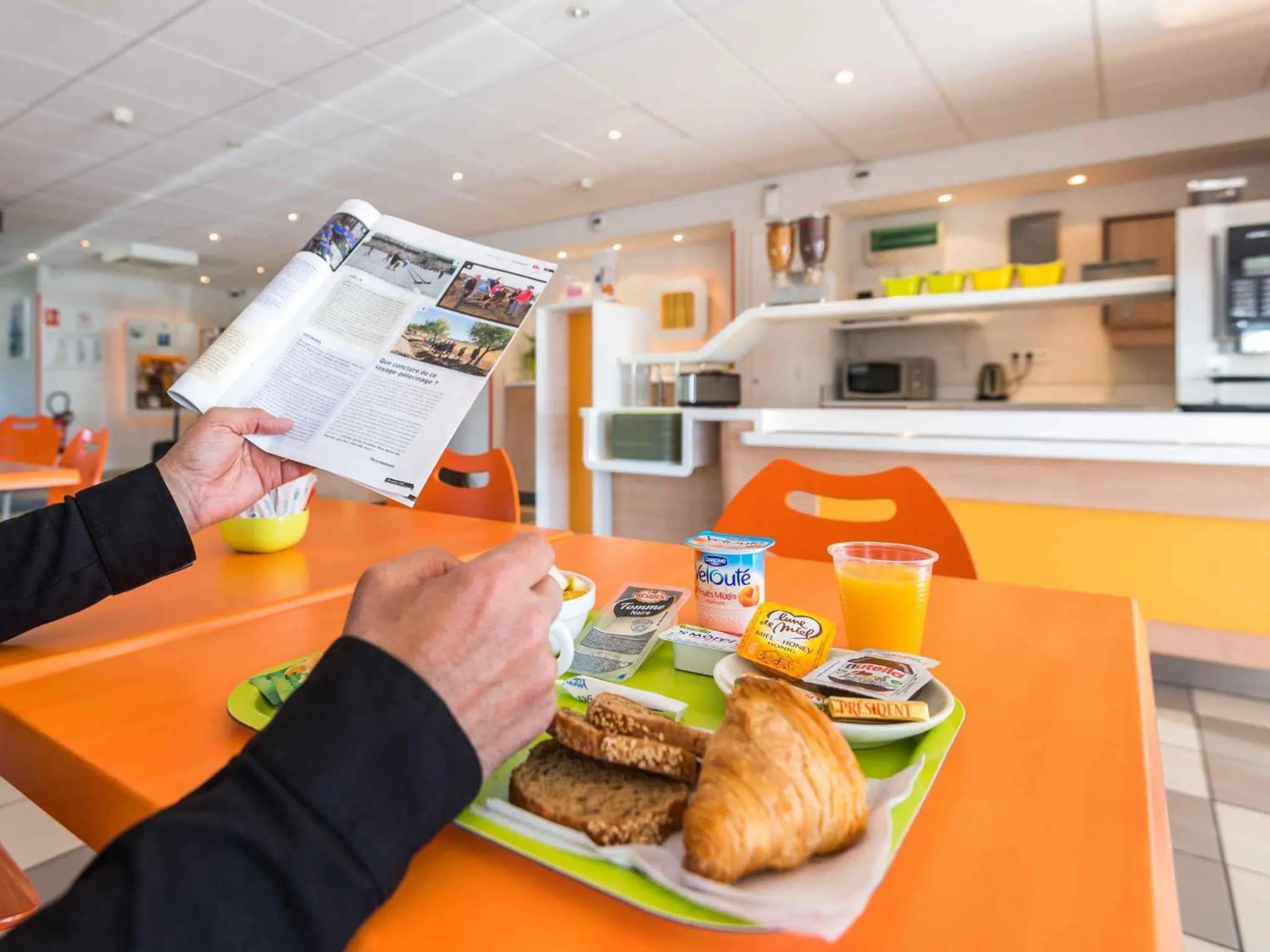 Breakfast in ibis budget Amberieu en Bugey/Chateau Gaillard A42